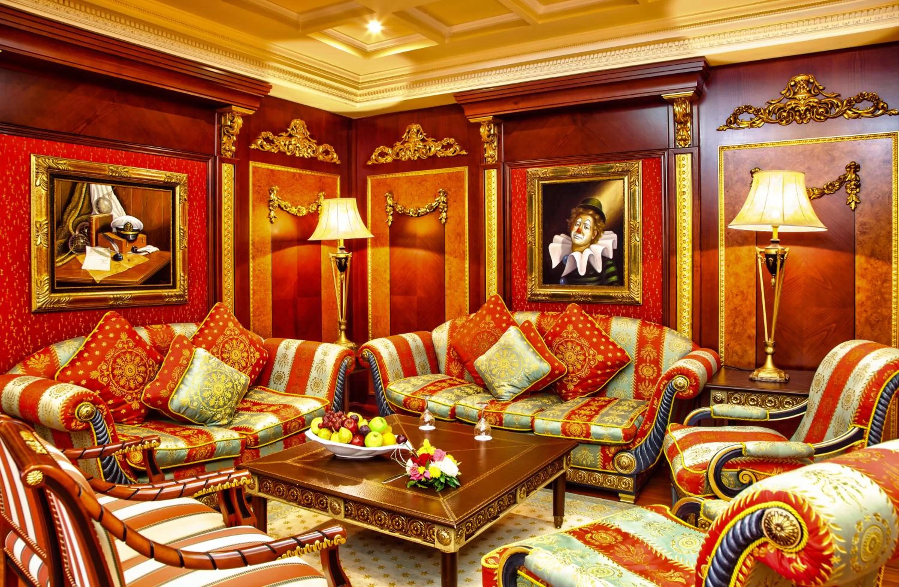 Communal lounge/ TV room in Royal Mirage Deluxe