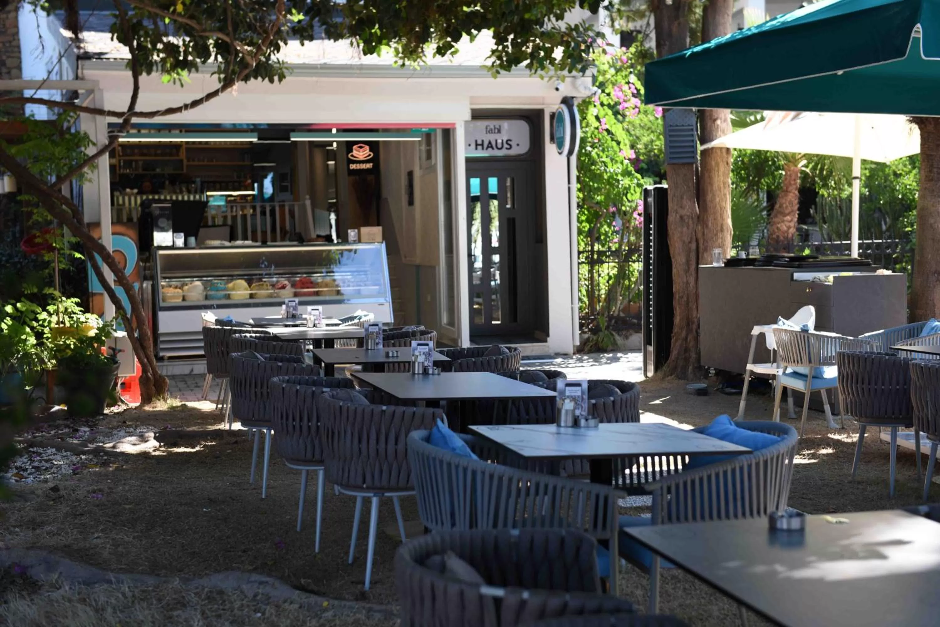 Restaurant/Places to Eat in FABL HAUS