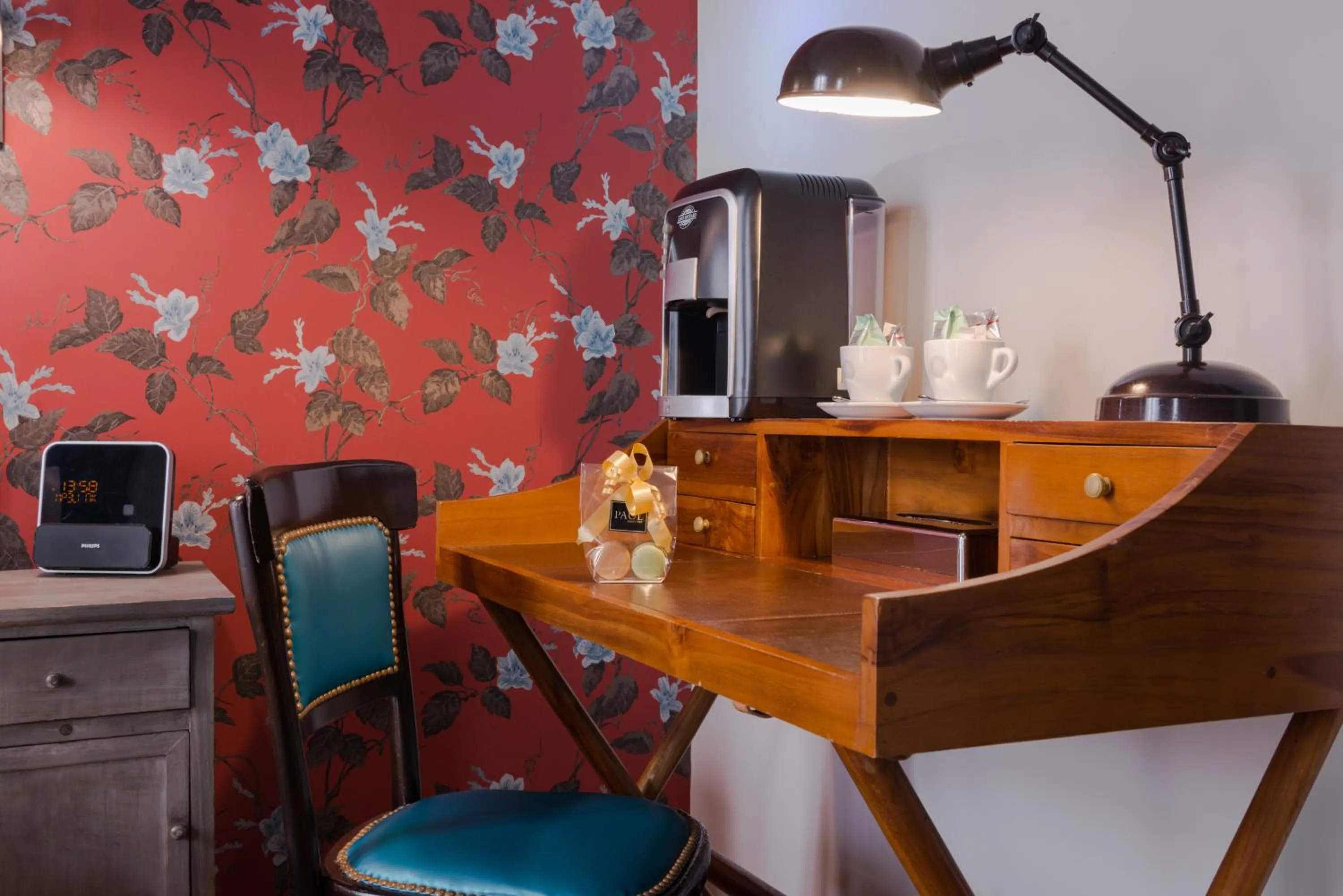 Seating area in Le Robinet d'Or Paris Canal Saint Martin