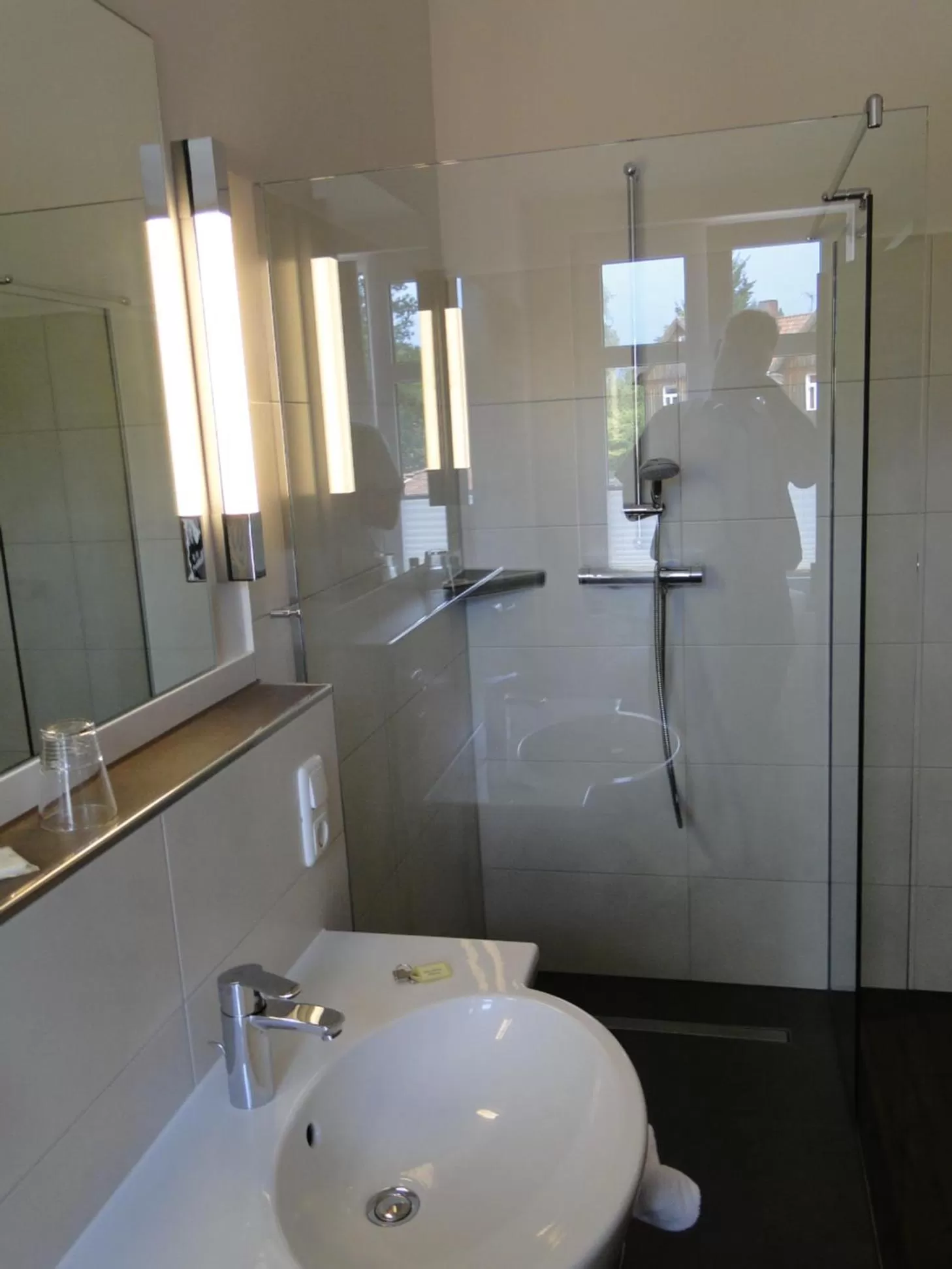 Shower, Bathroom in Ludwig-Harms-Haus Hermannsburg