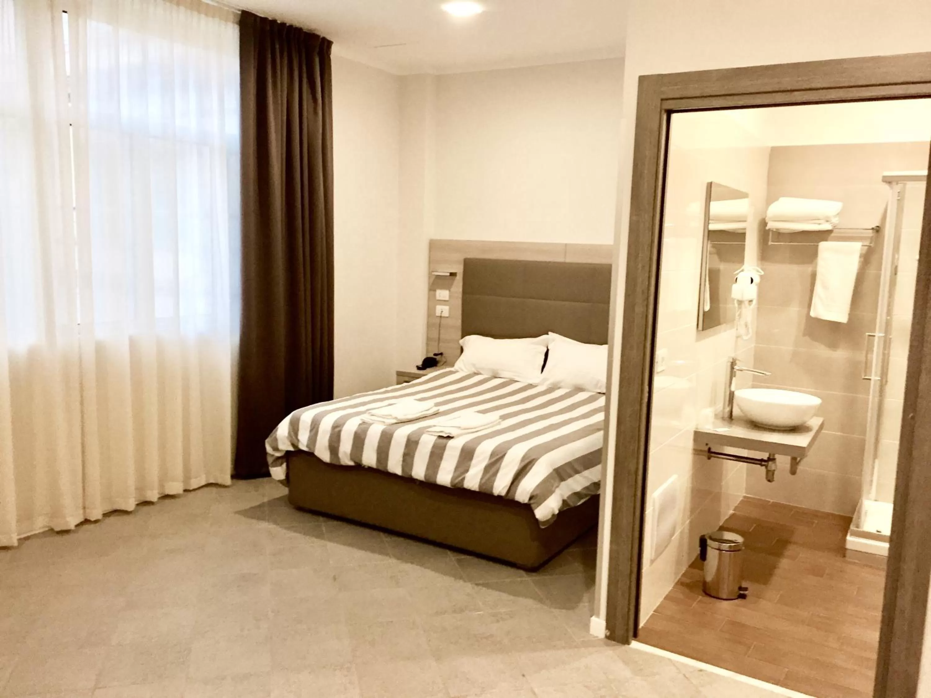 Photo of the whole room, Bed in Academy Hotel