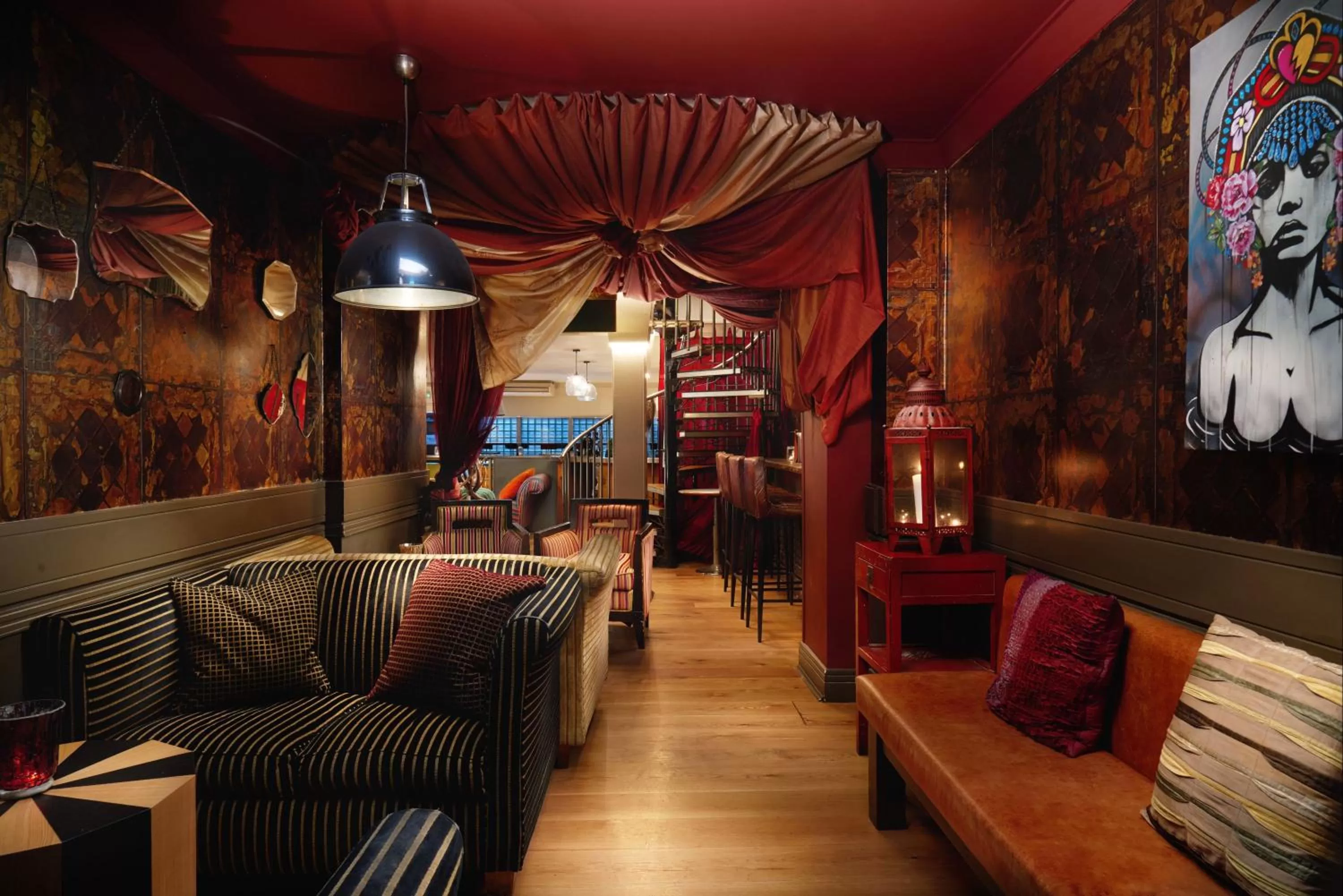 Lounge or bar, Seating Area in Berkeley Suites