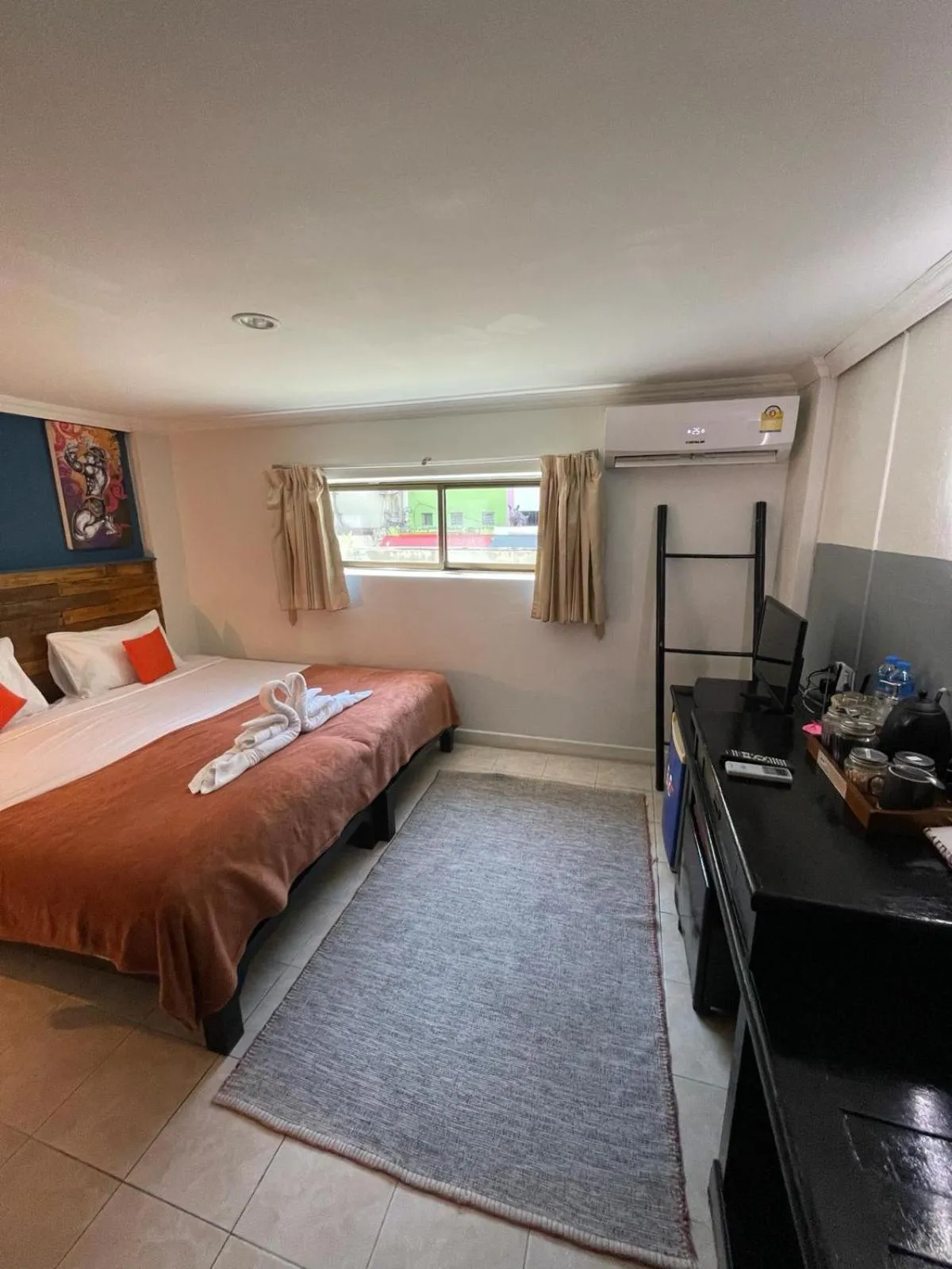 Bed in BH Baan Paradise Hotel Patong