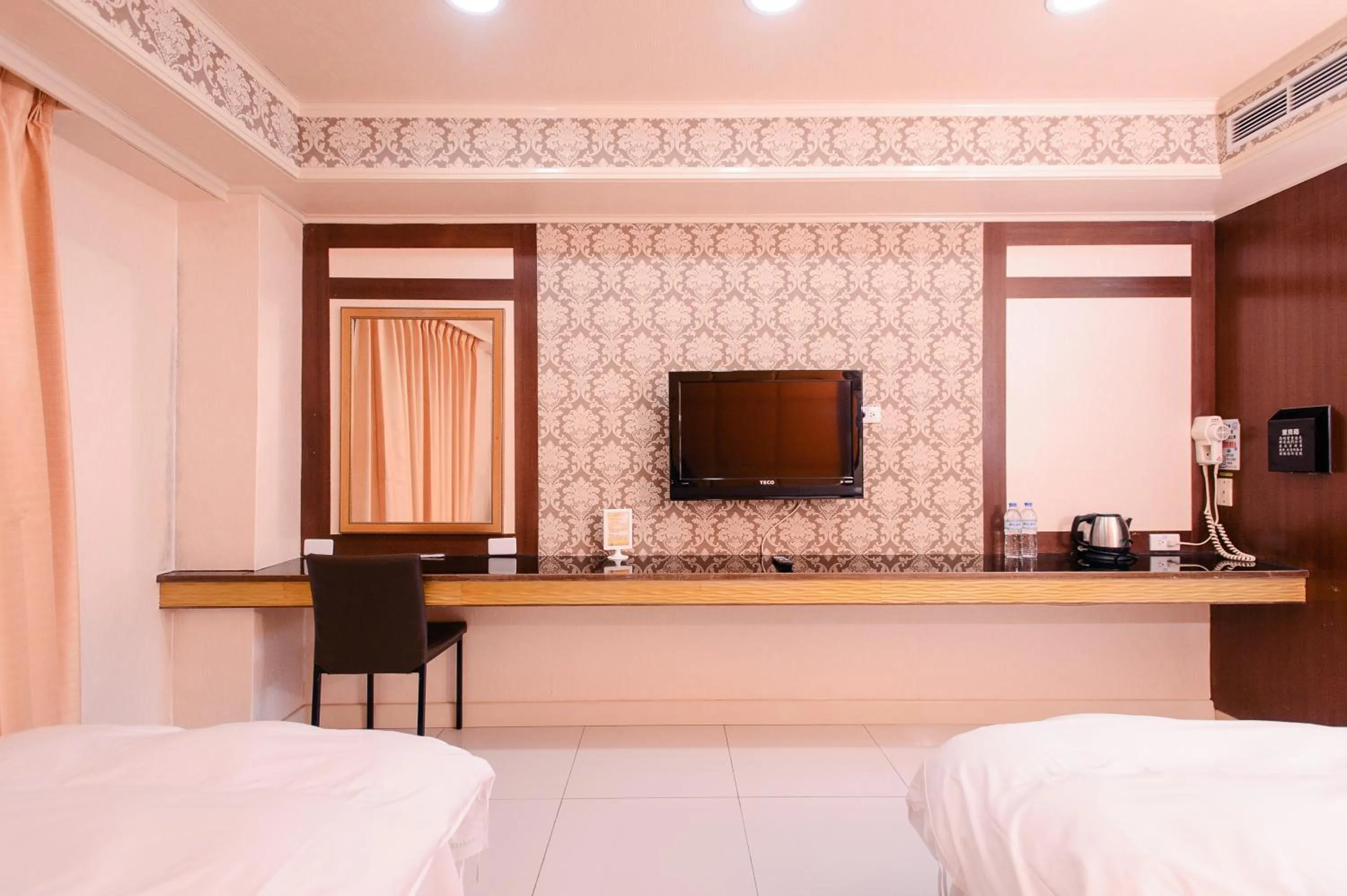 Bedroom, Bed in Duke Business Hotel