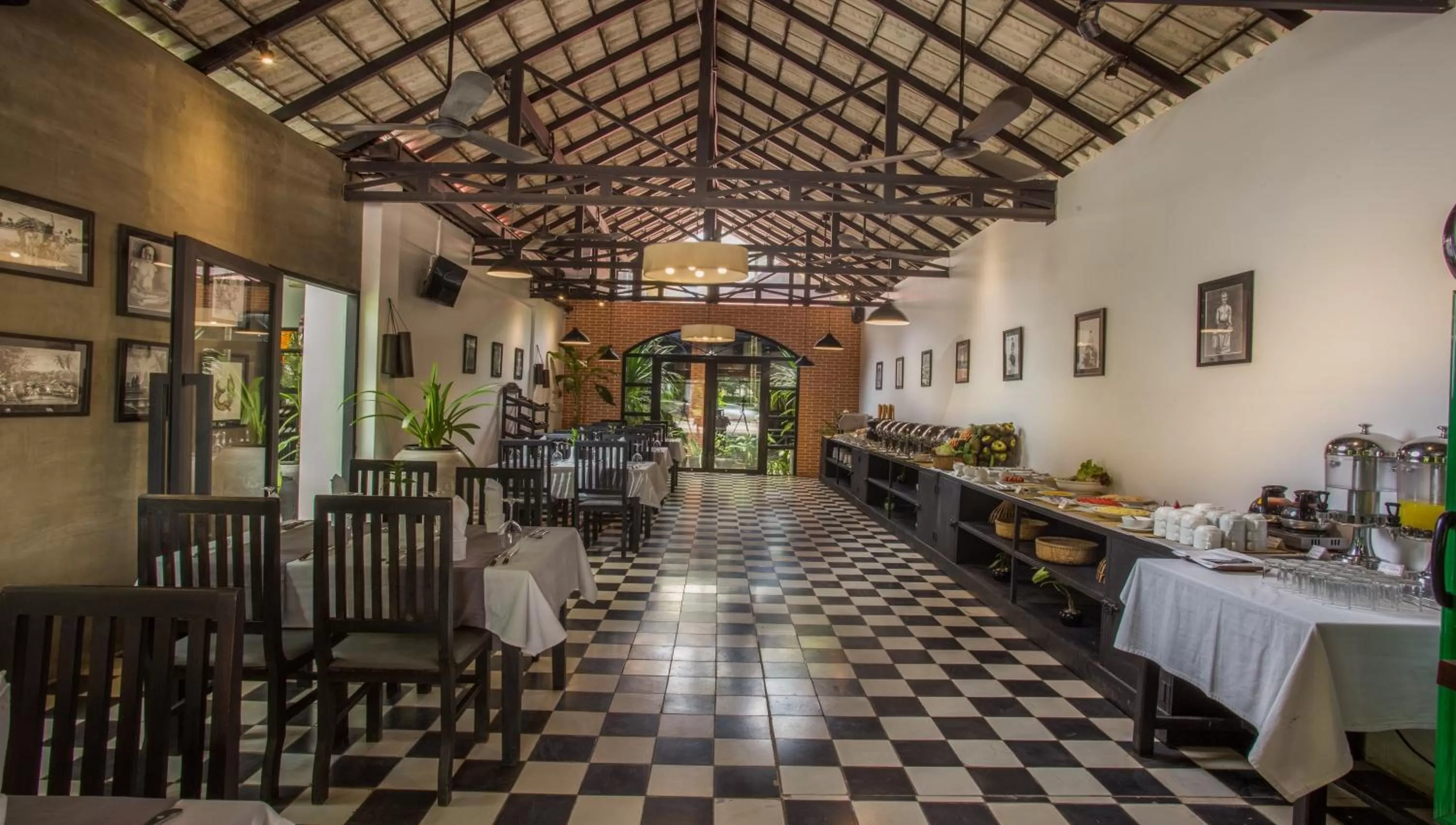 Restaurant/Places to Eat in The Cyclo d'Angkor Boutique Hotel