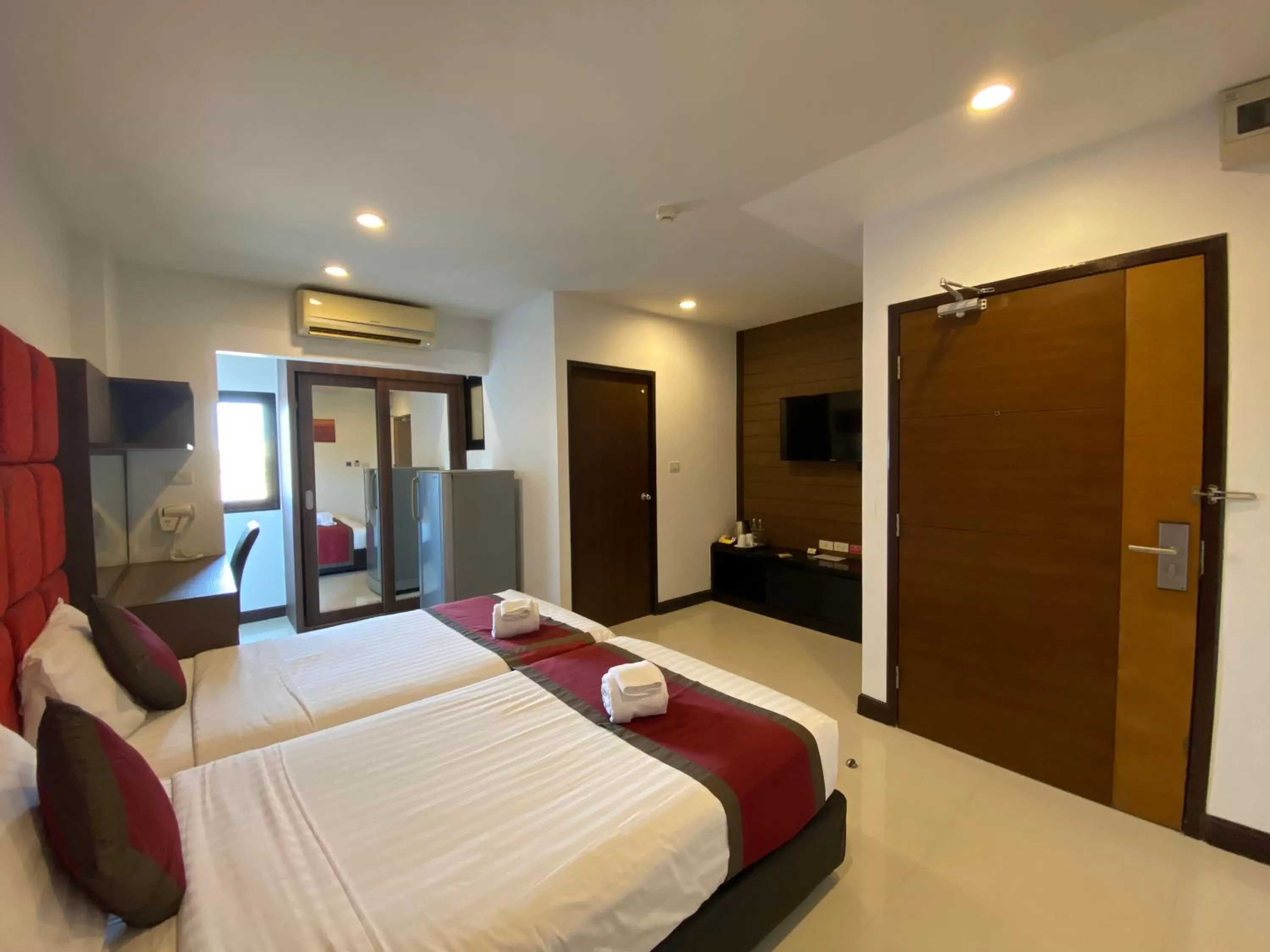 Photo of the whole room, Bed in Le Vernissage by Goad Avadhess Hospitality