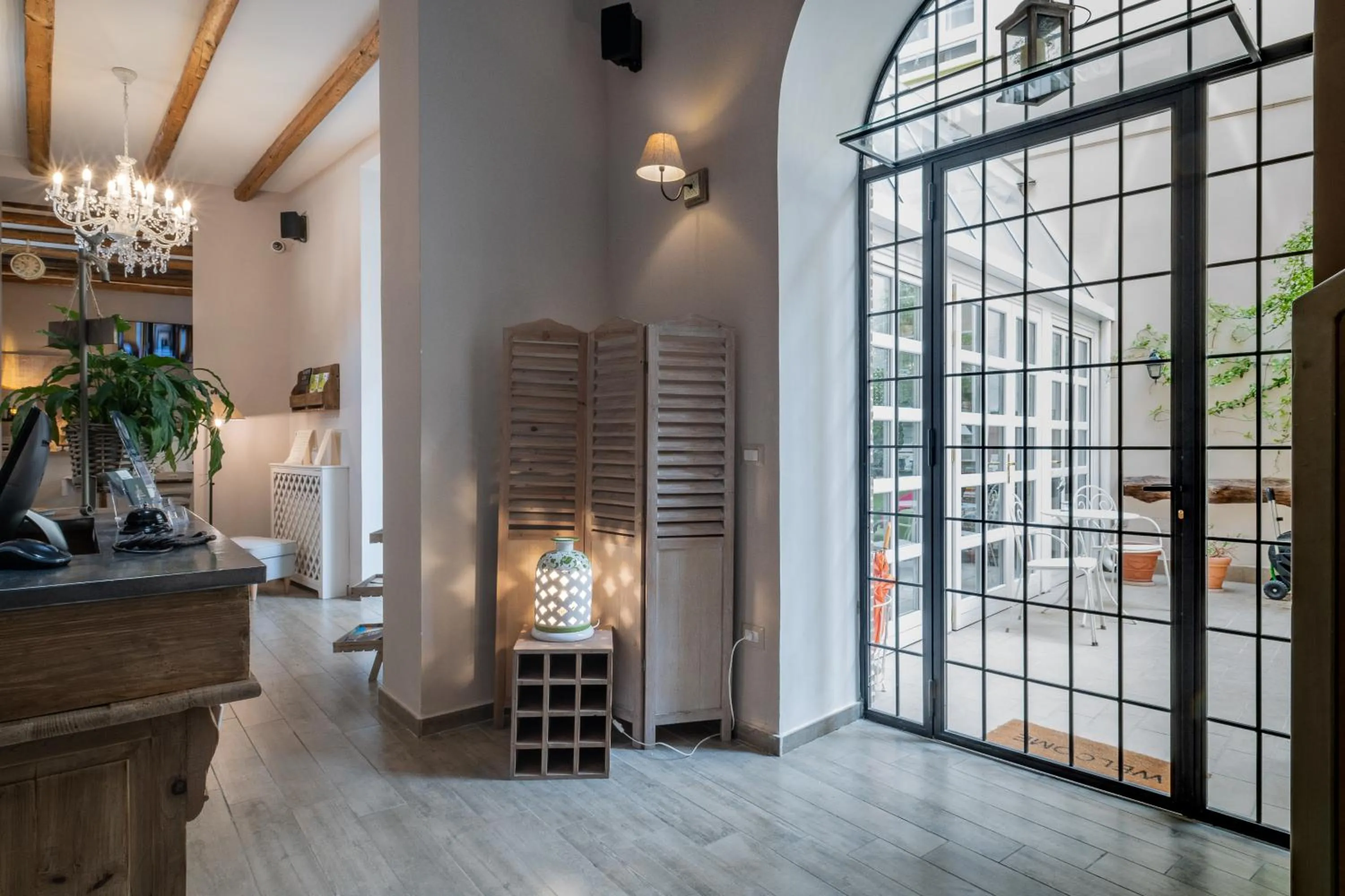 Patio in Cas'E Charming House