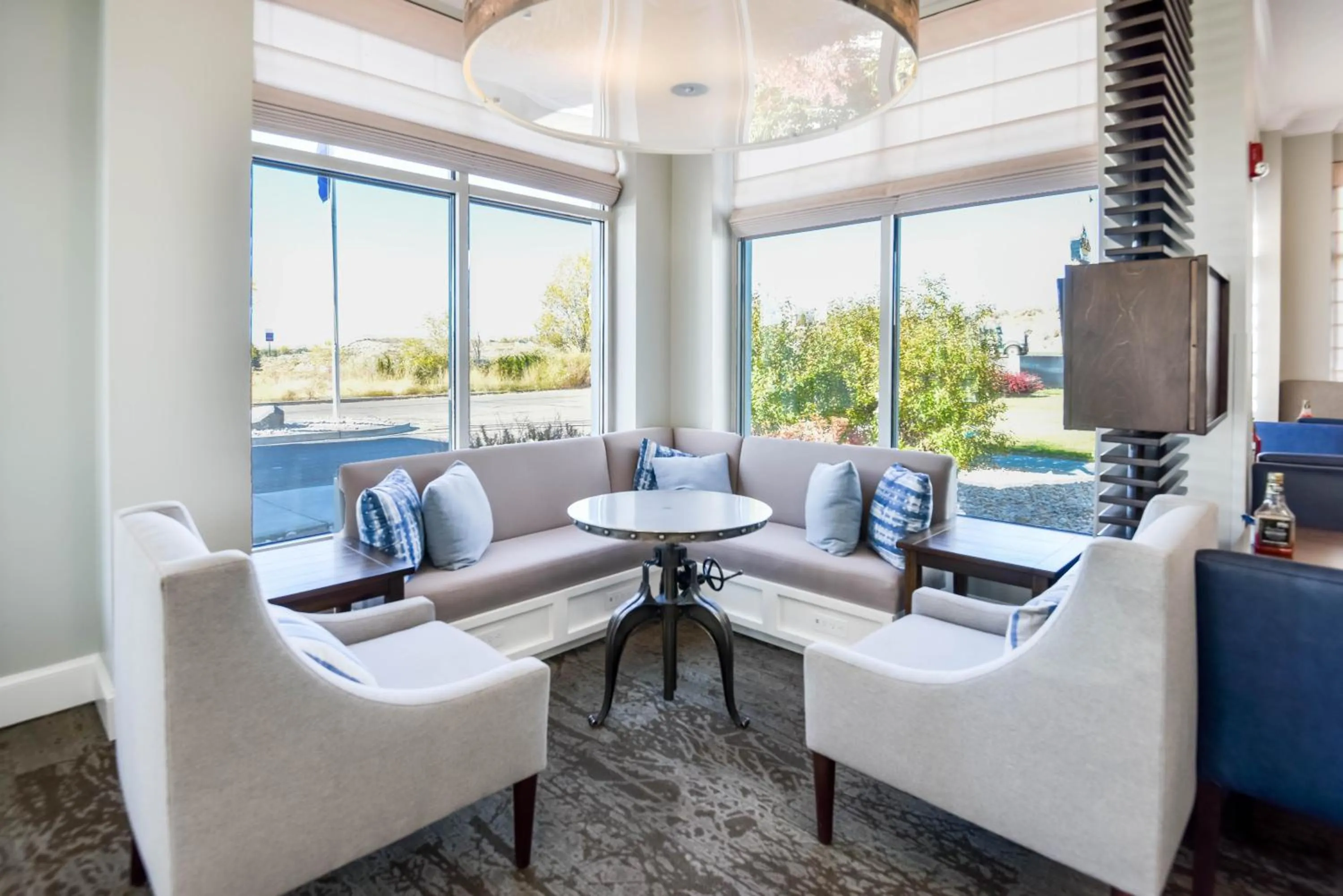 Restaurant/places to eat in Shutters Hotel