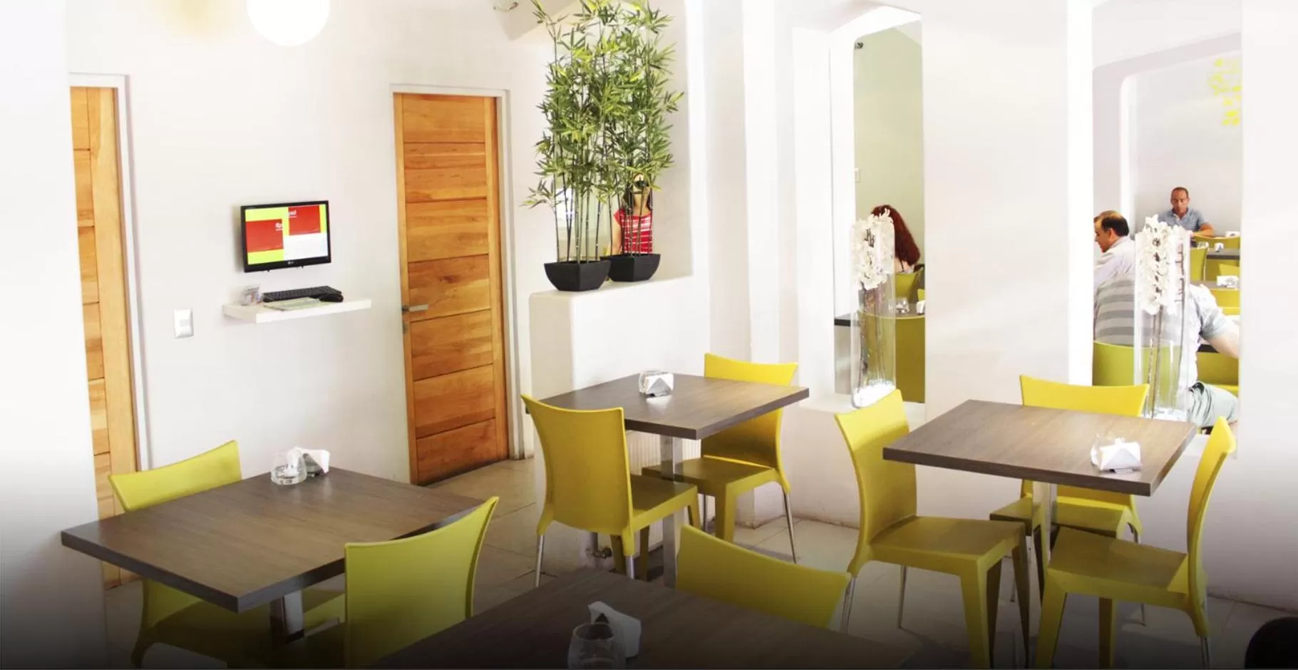 Restaurant/places to eat in Hotel Las Terrazas Express