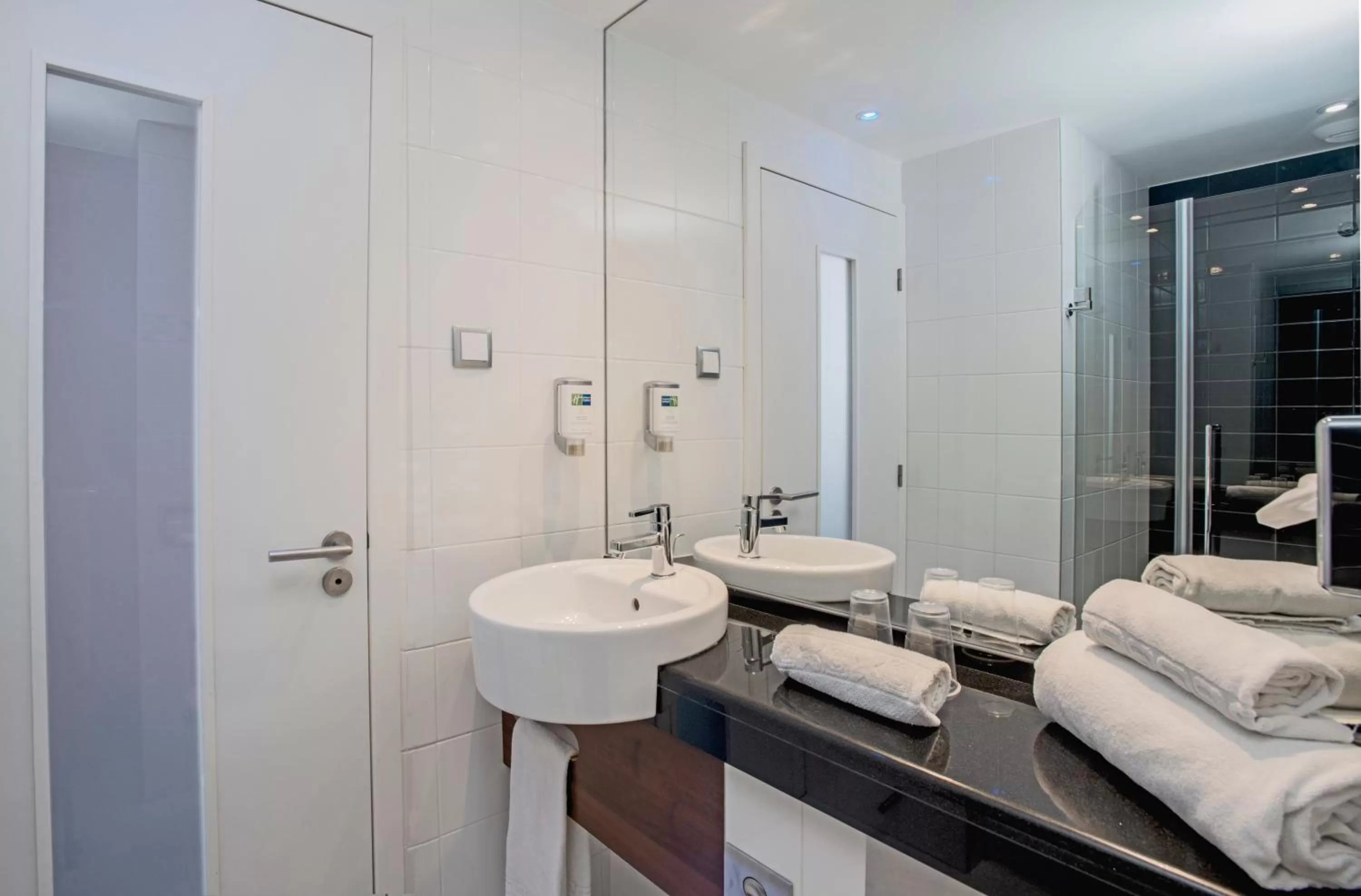 Bathroom in Holiday Inn Express Lisbon Alfragide by IHG