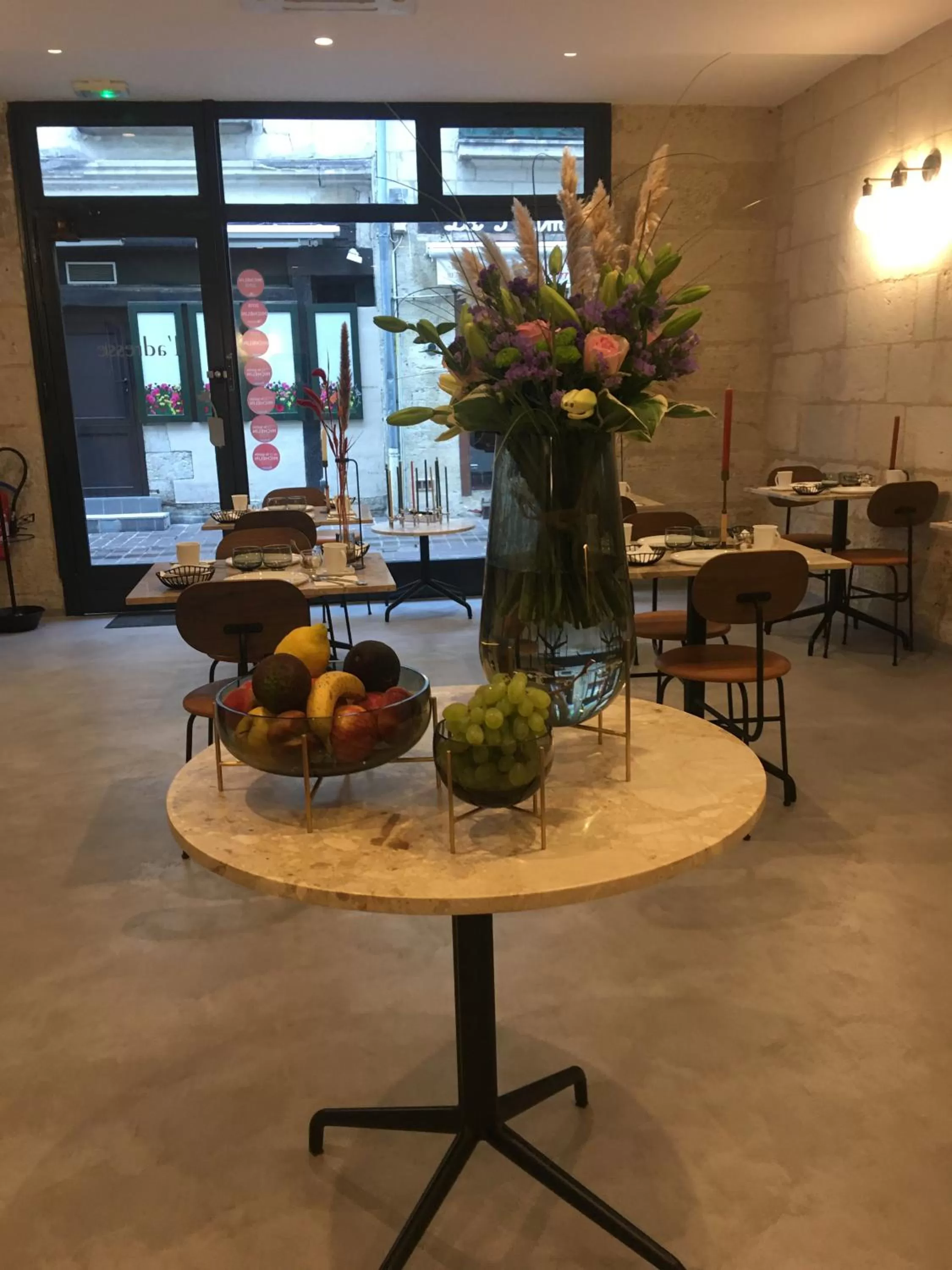 Lounge or bar in Hôtel L'Adresse