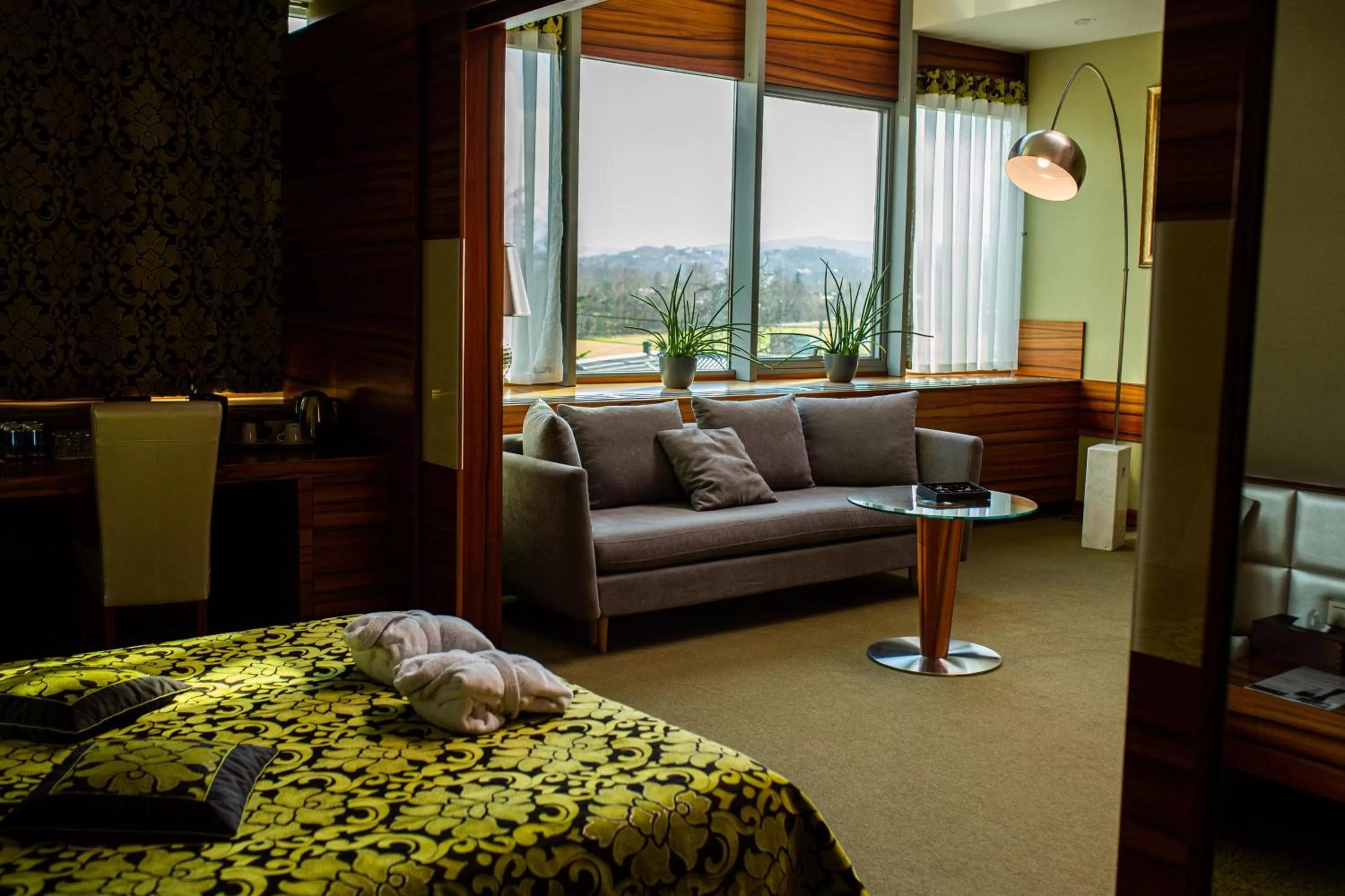 Living room, Bed in Młyn Jacka Hotel & Spa