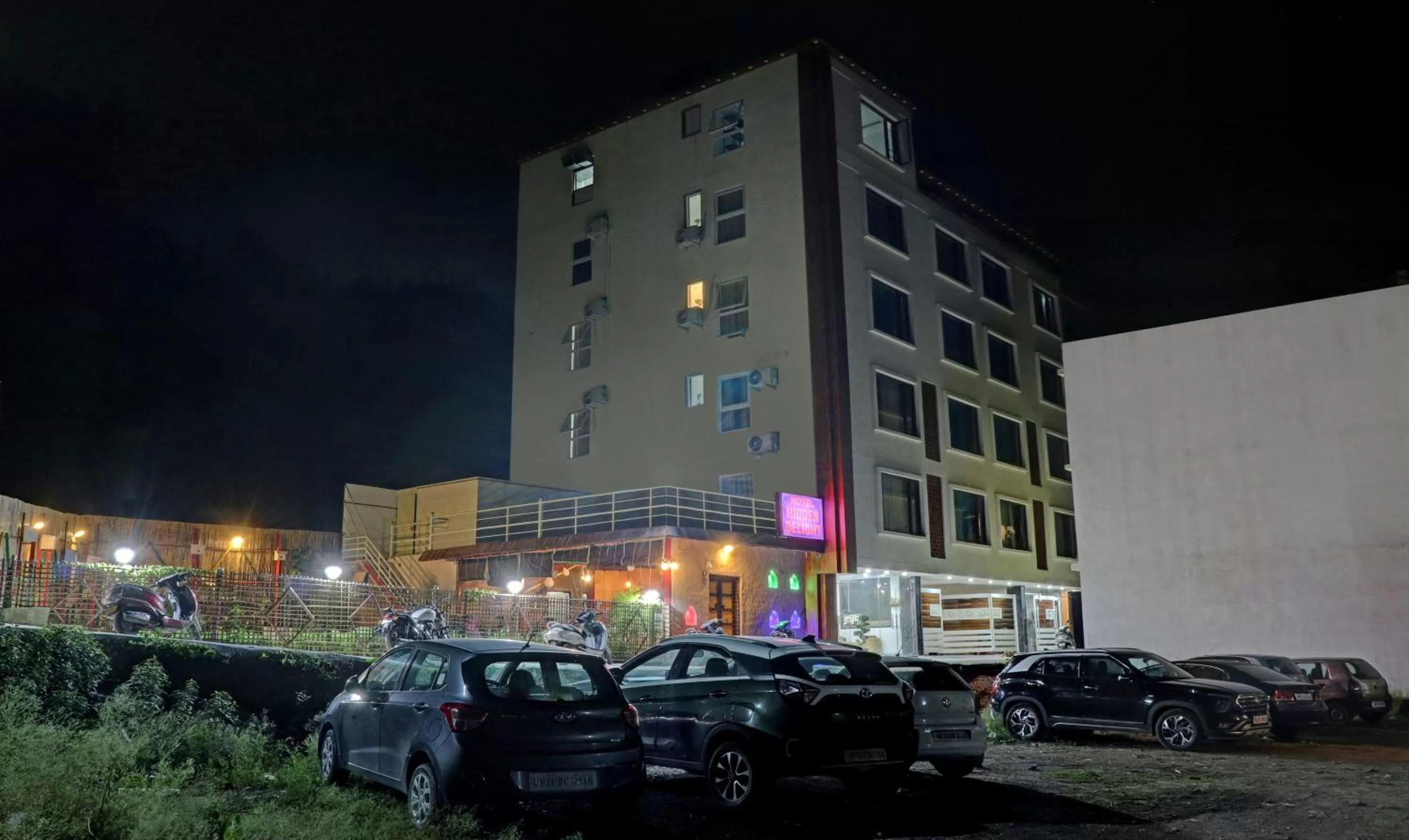 Property building in Hotel Hidden Delight Rishikesh