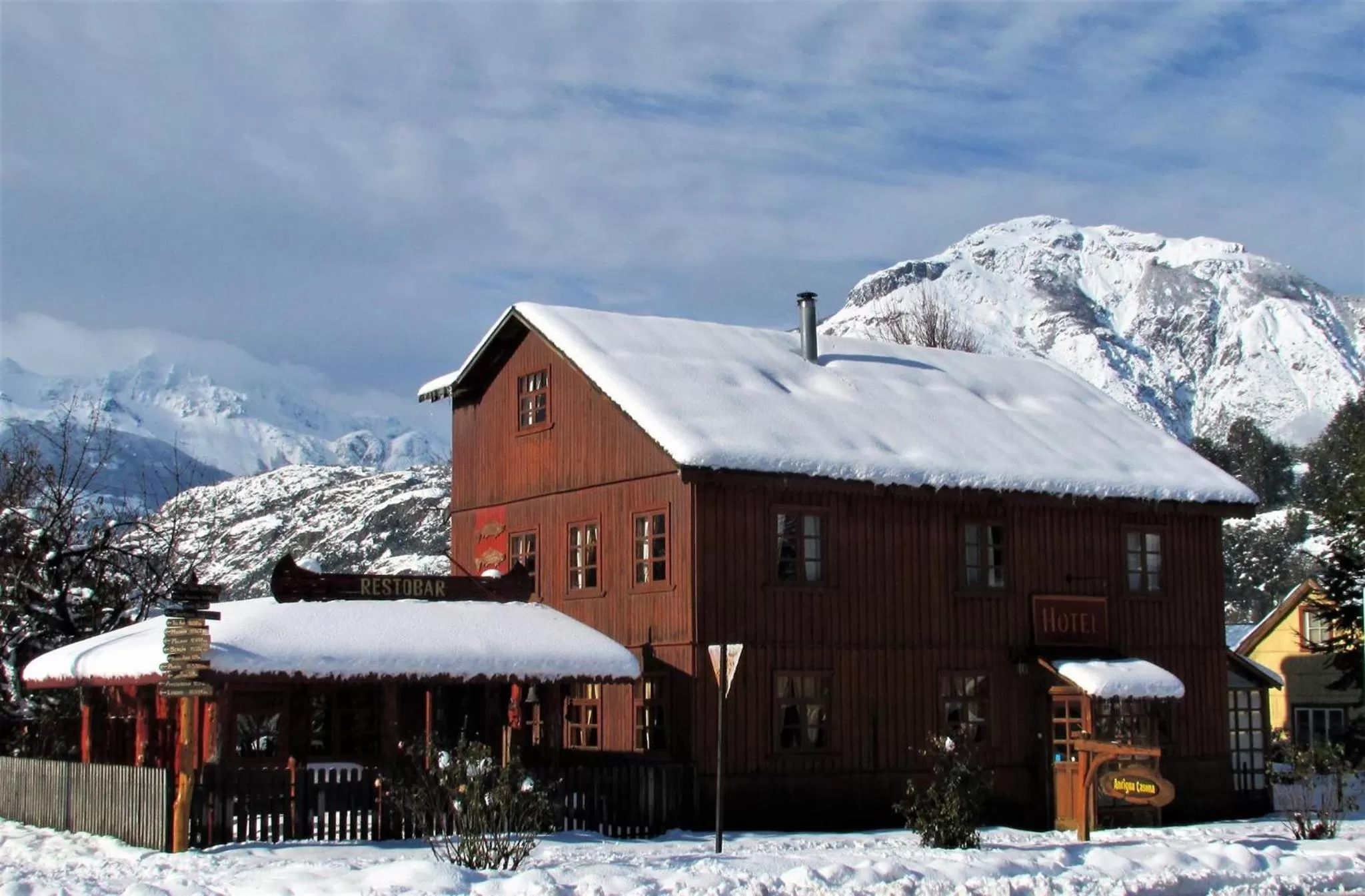 Facade/entrance, Winter in Hotel Antigua Casona Patagonia