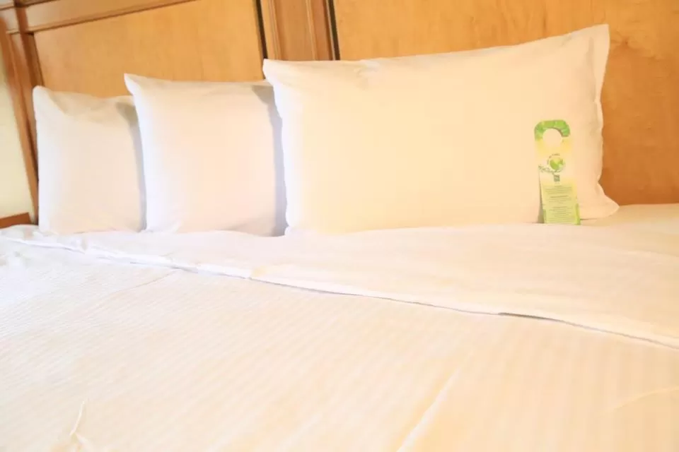 Bed in Quality Inn & Suites Saltillo Eurotel
