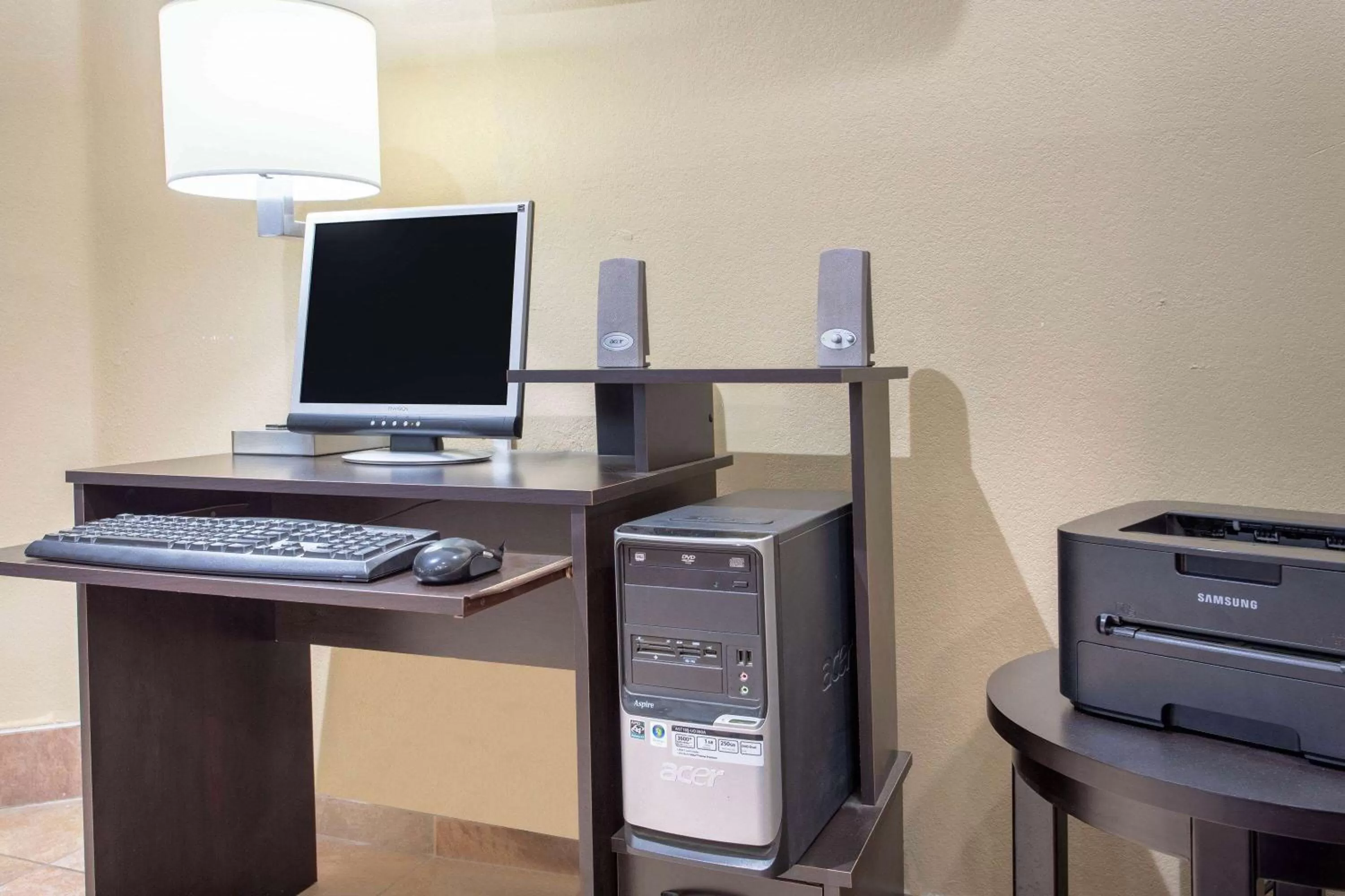 Business facilities in AmericInn and Suites by Wyndham Delafield-Waukesha-Milwaukee