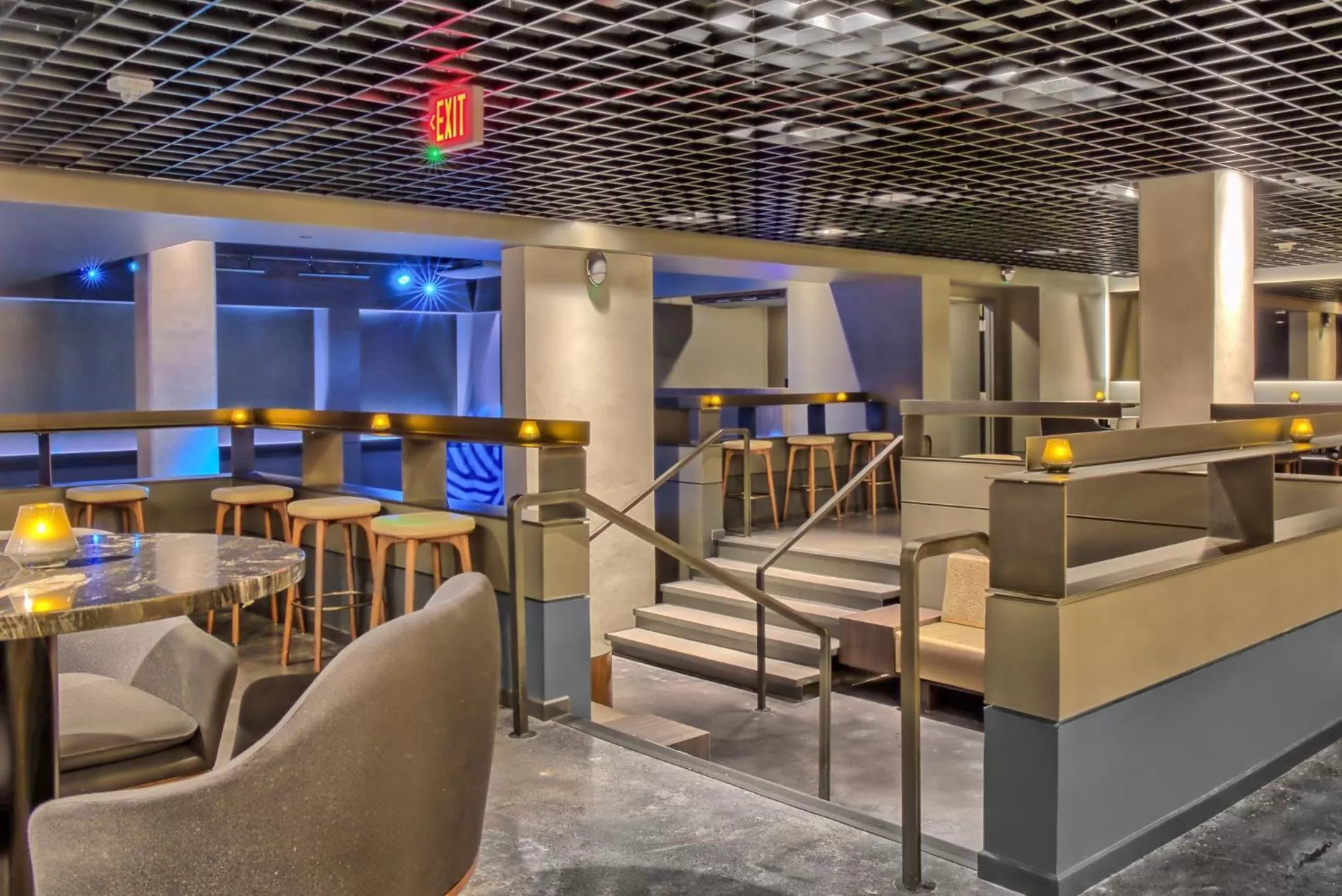 Lounge or bar in Omni Houston Hotel