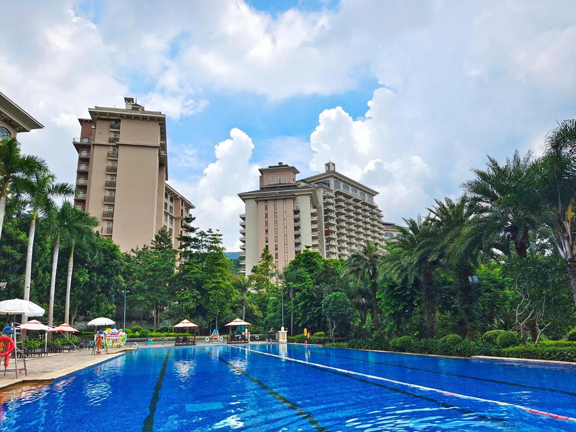 Swimming pool in Mission Hills Hotel Resorts Dongguan