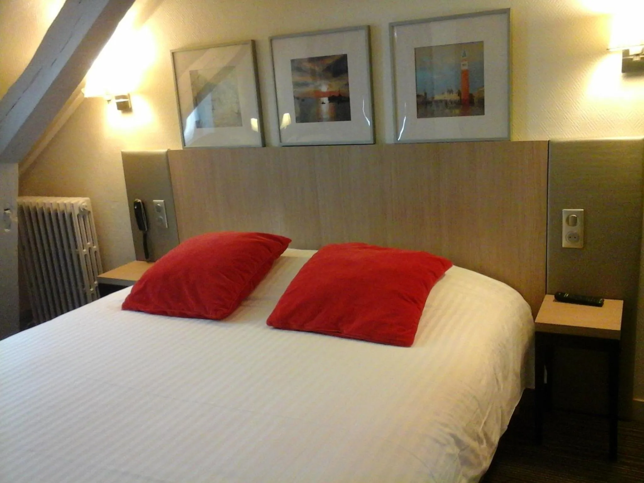 Bed in Hôtel Carmin