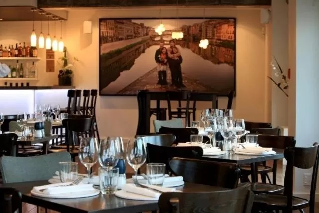 Restaurant/places to eat in The Crown Hotel