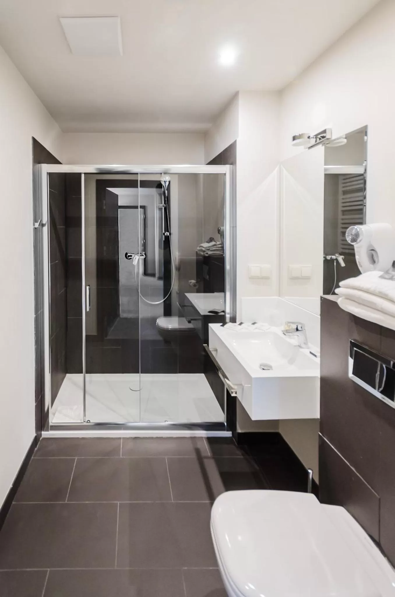 Shower in Diune Resort by Zdrojowa