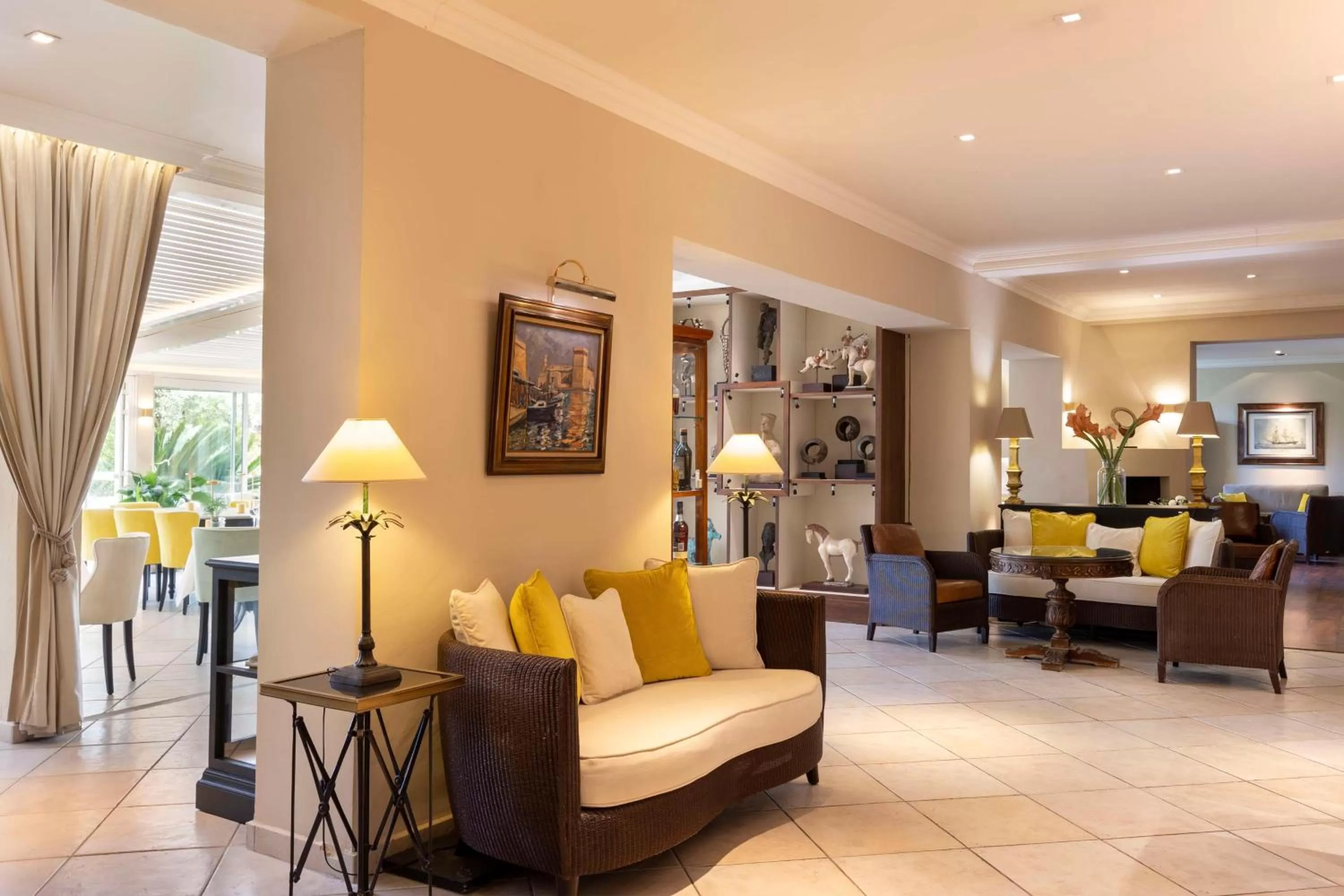 Lounge or bar in Best Western Premier Montfleuri