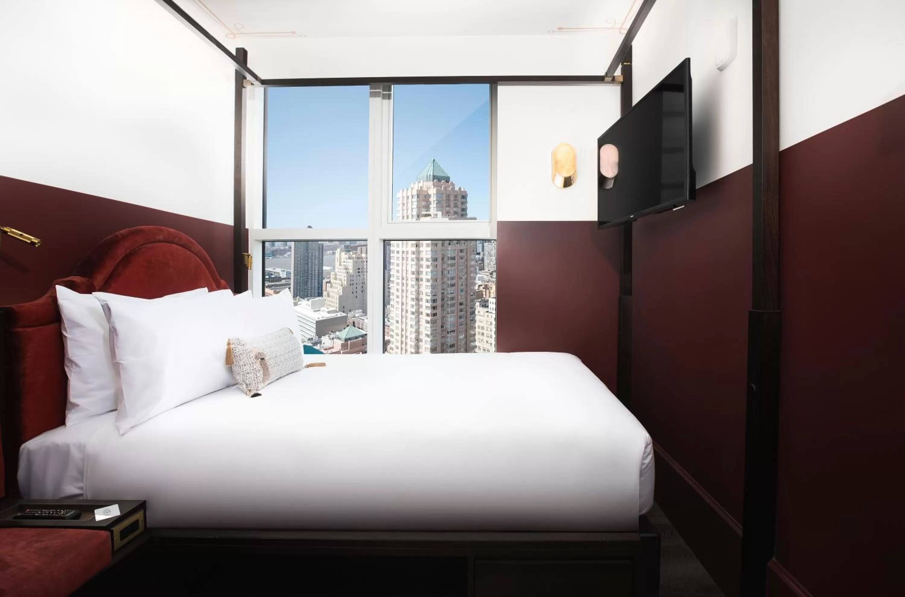 Bedroom, Bed in CIVILIAN Hotel