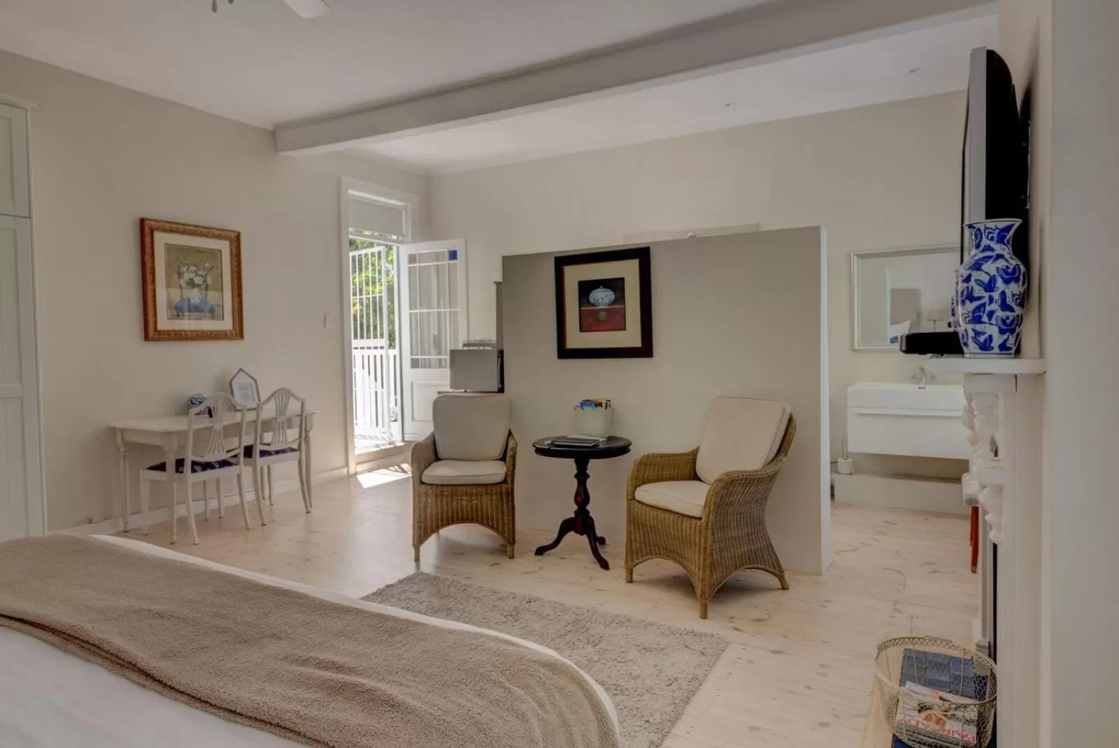 Balcony/Terrace, Bed in Sandown Lodge