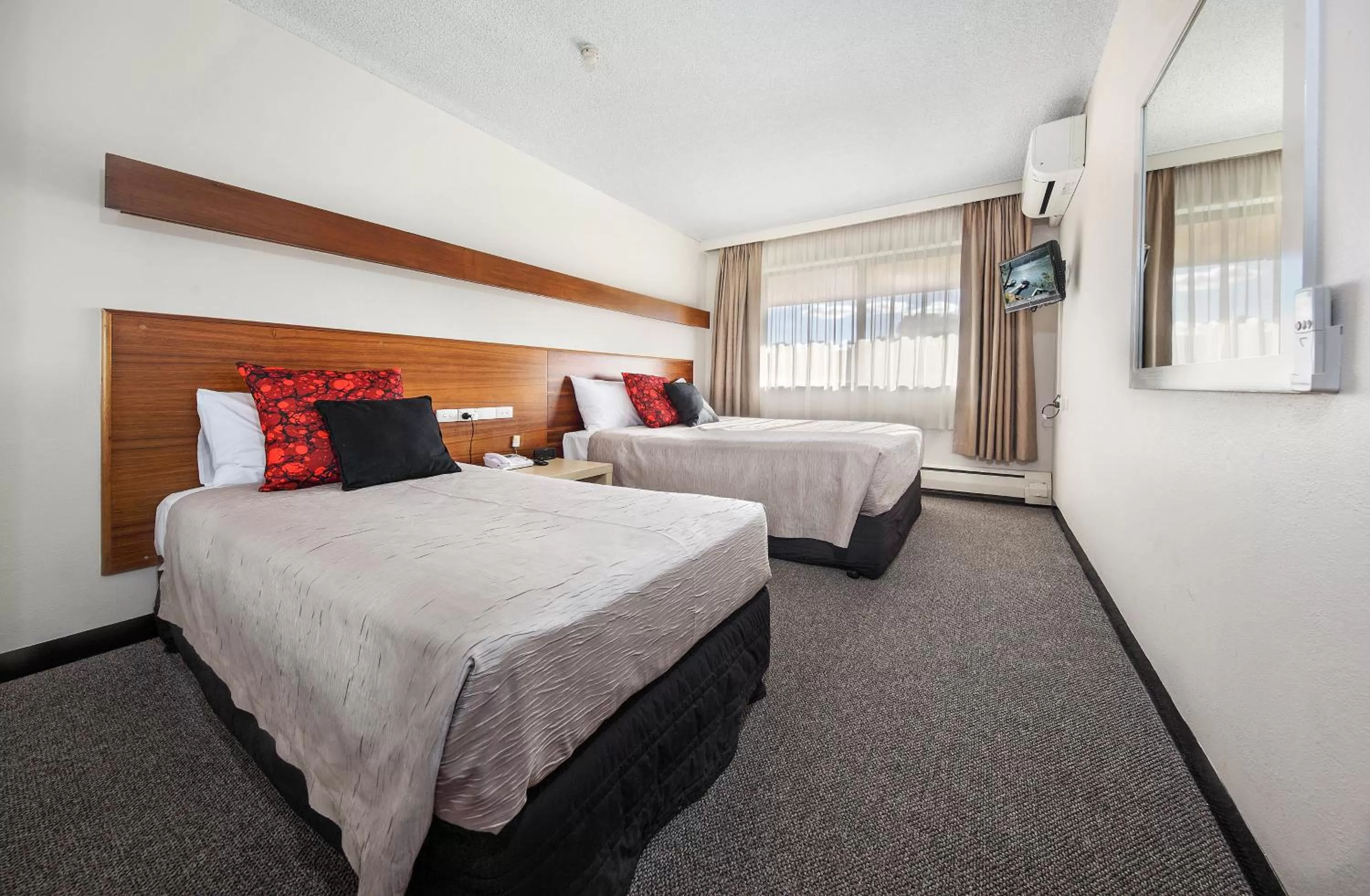 Bed in Belconnen Way Hotel & Serviced Apartments