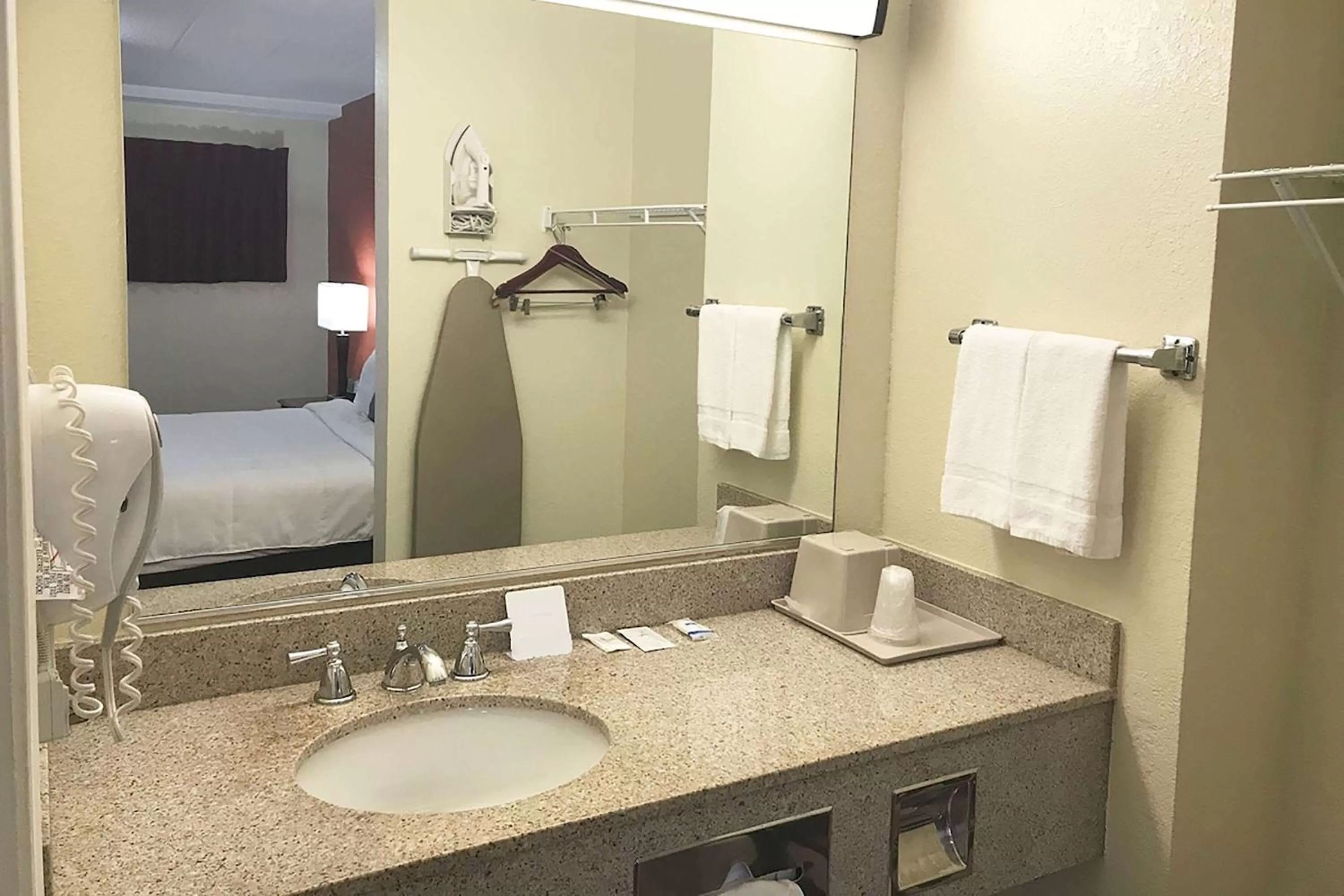 Bathroom in Super 8 by Wyndham Greensburg