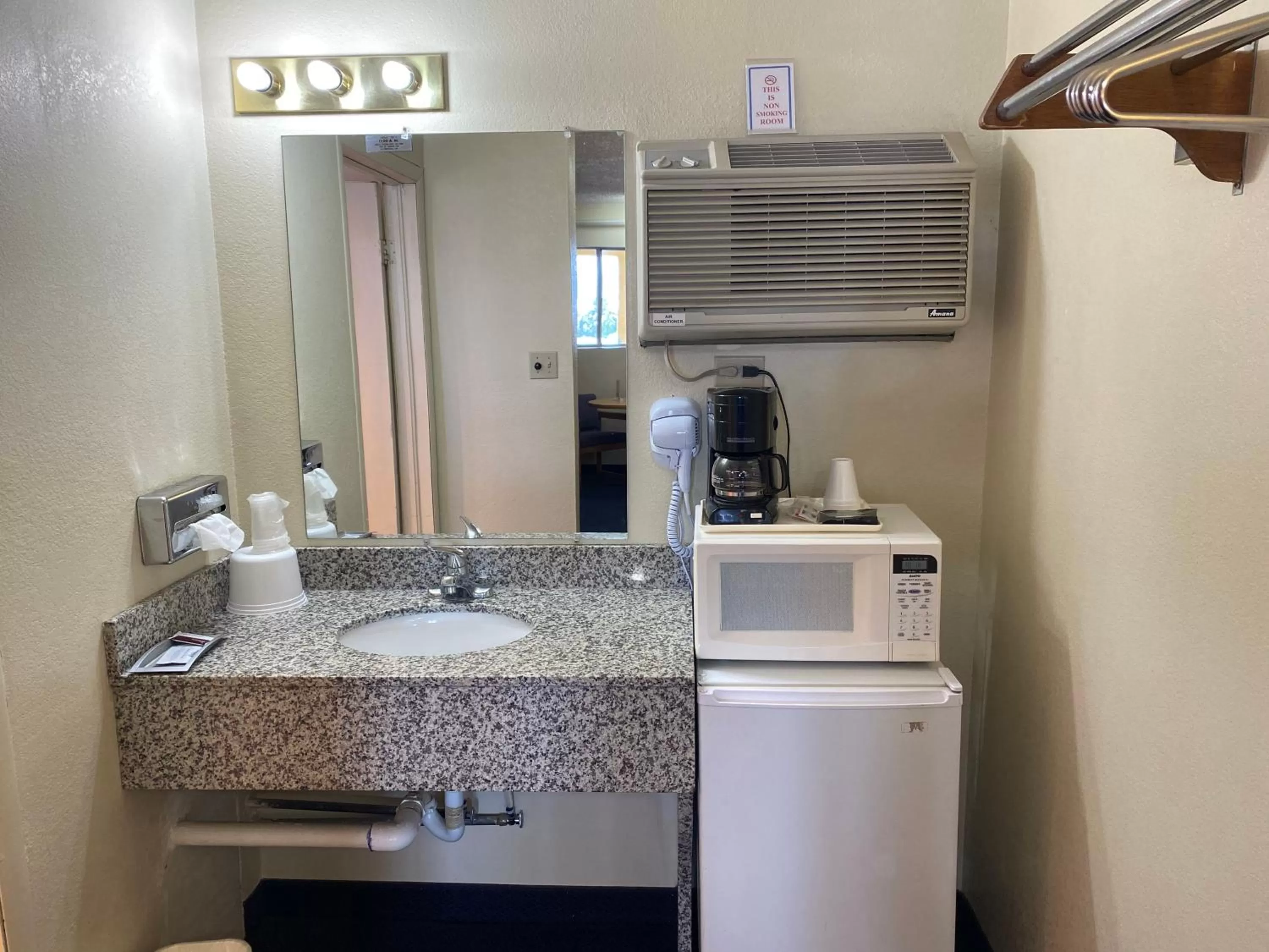 Coffee/tea facilities in Budget Inn Las Vegas New Mexico