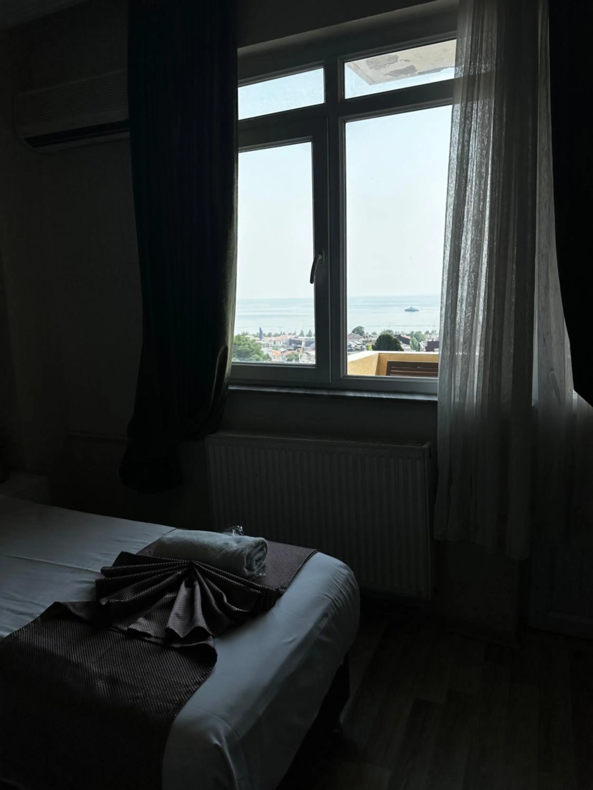 Natural landscape, Bed in Divas Silver