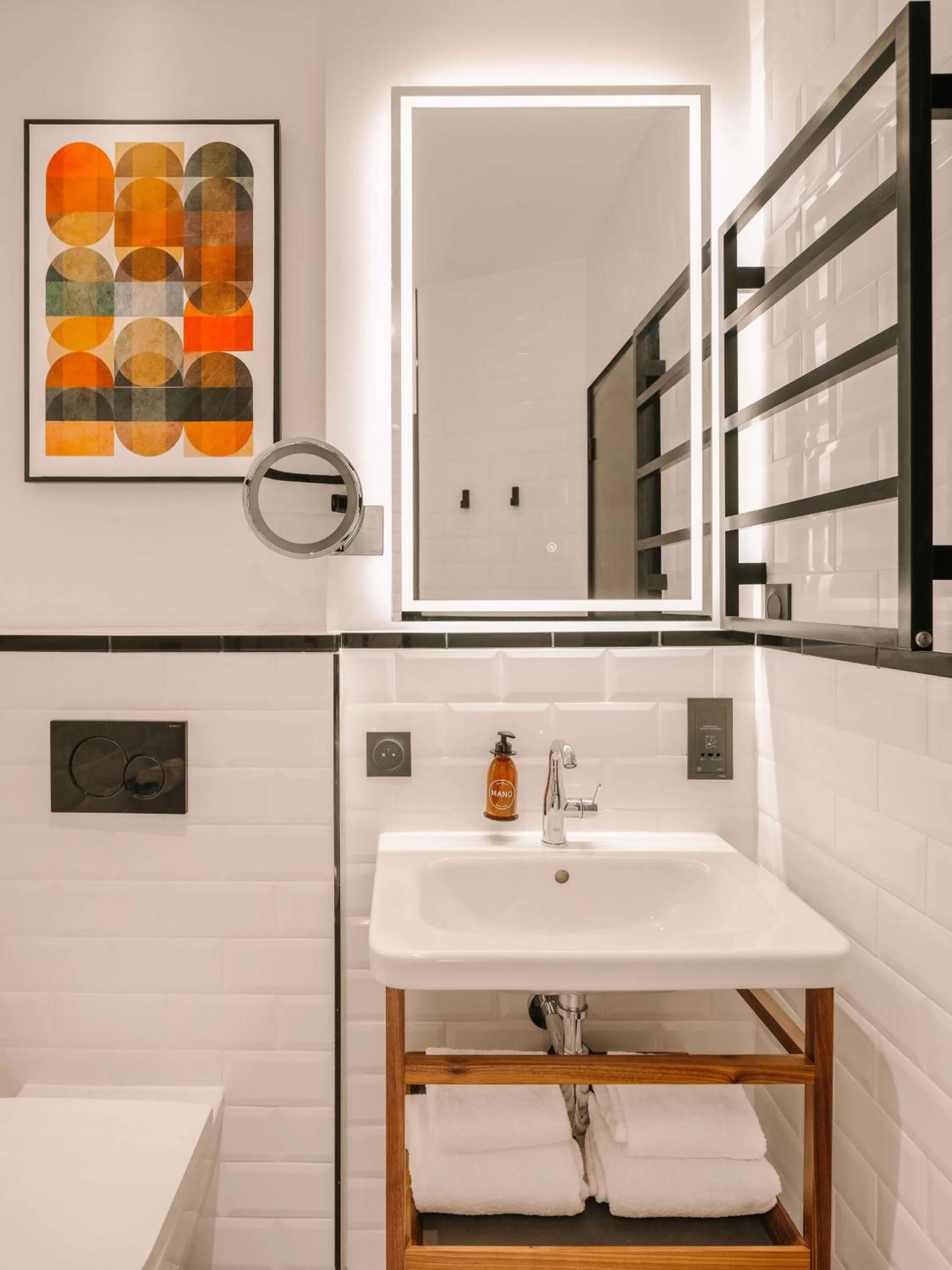 Bathroom in Marty Hotel Bordeaux - Tapestry Collection by Hilton