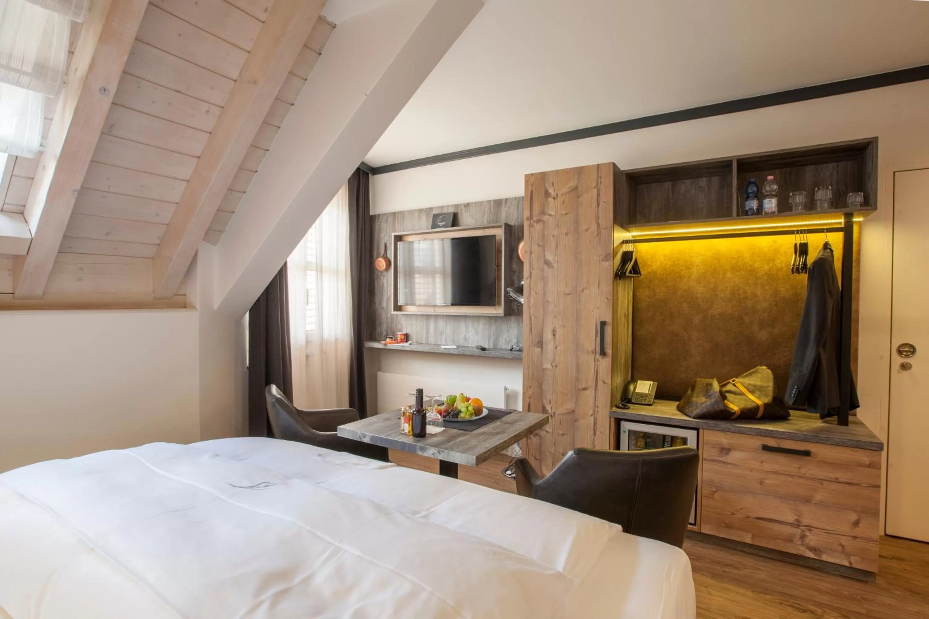 Photo of the whole room, Bed in Boutiquehotel Thessoni Classic & Self service Residence Home Zürich