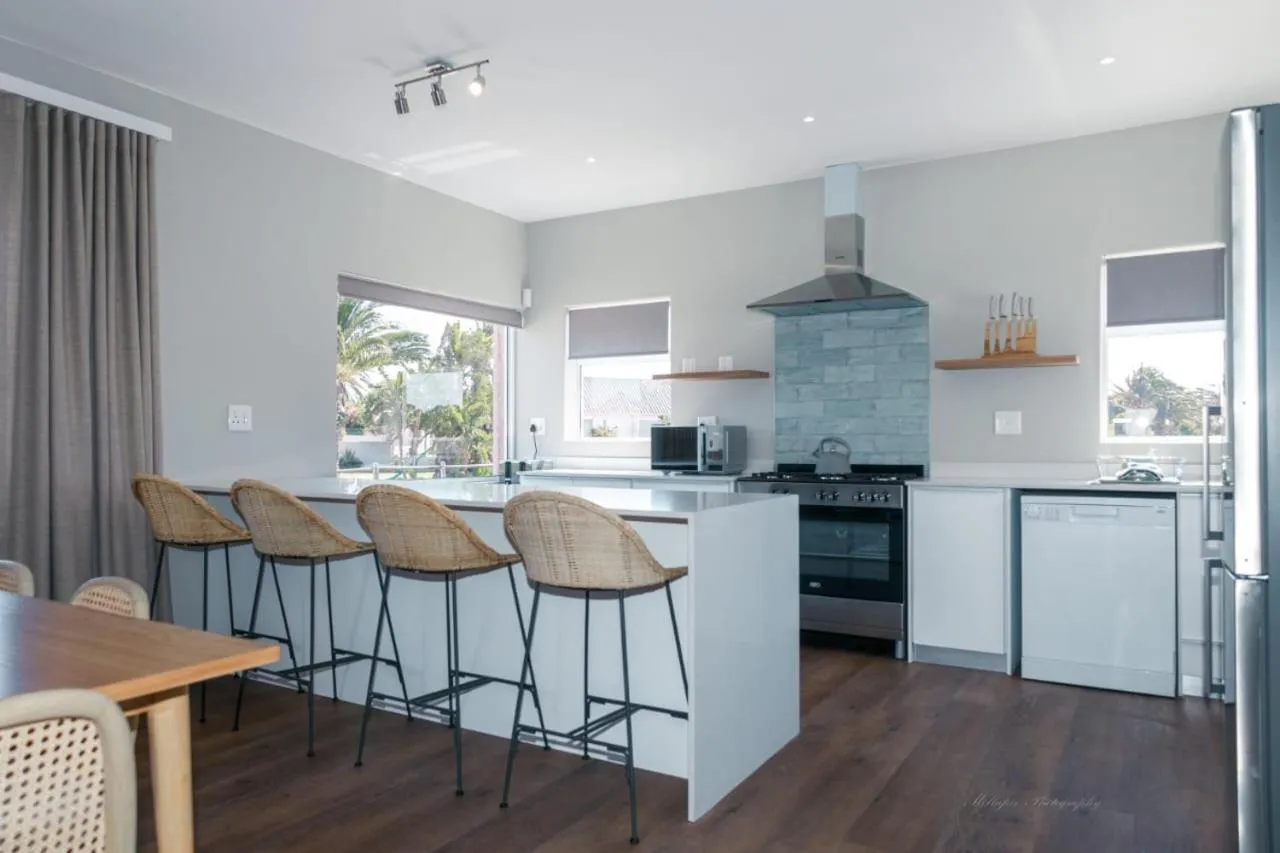 Kitchen or kitchenette in Blue Bay Lodge