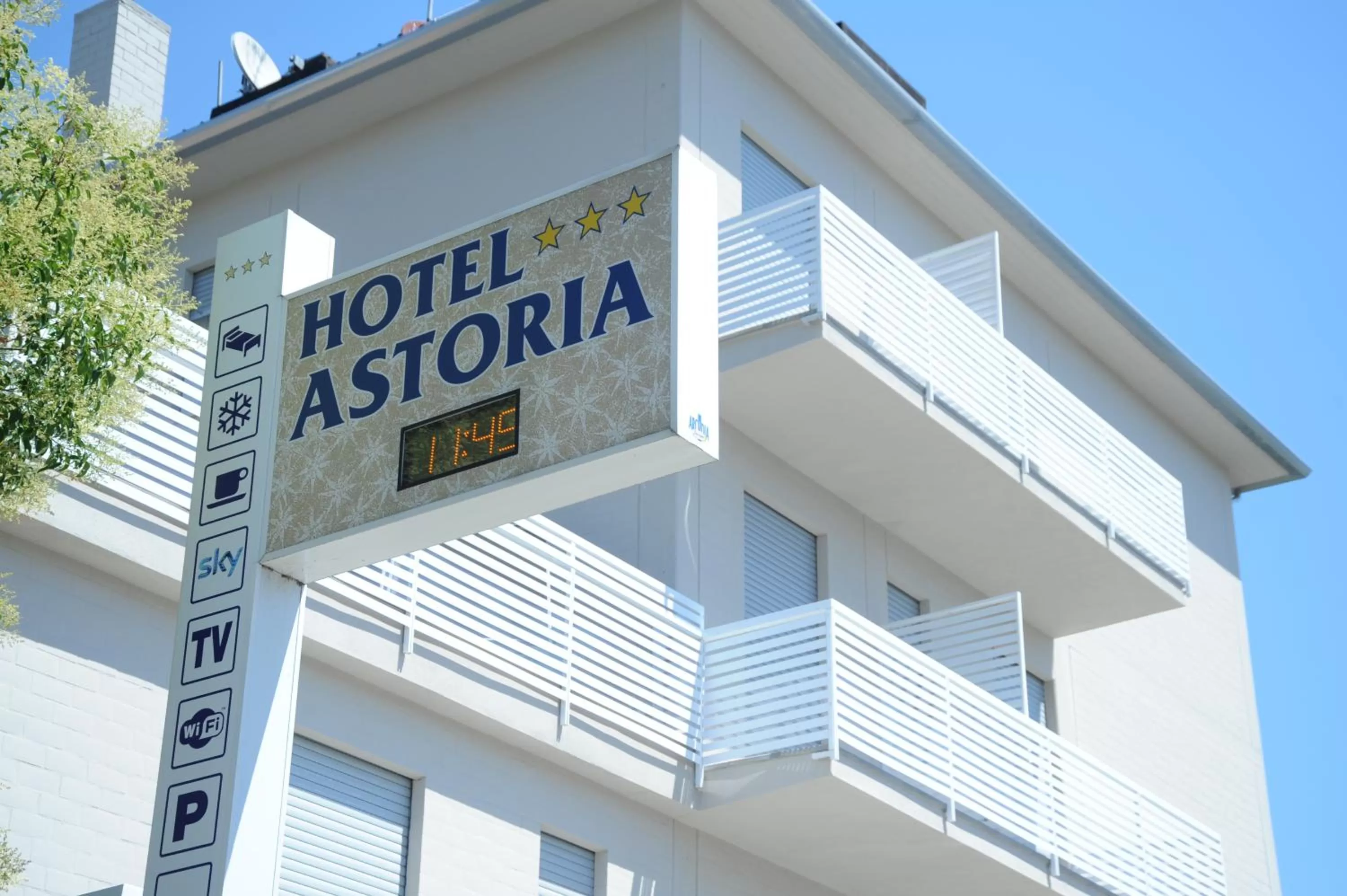 Facade/entrance in Hotel Astoria