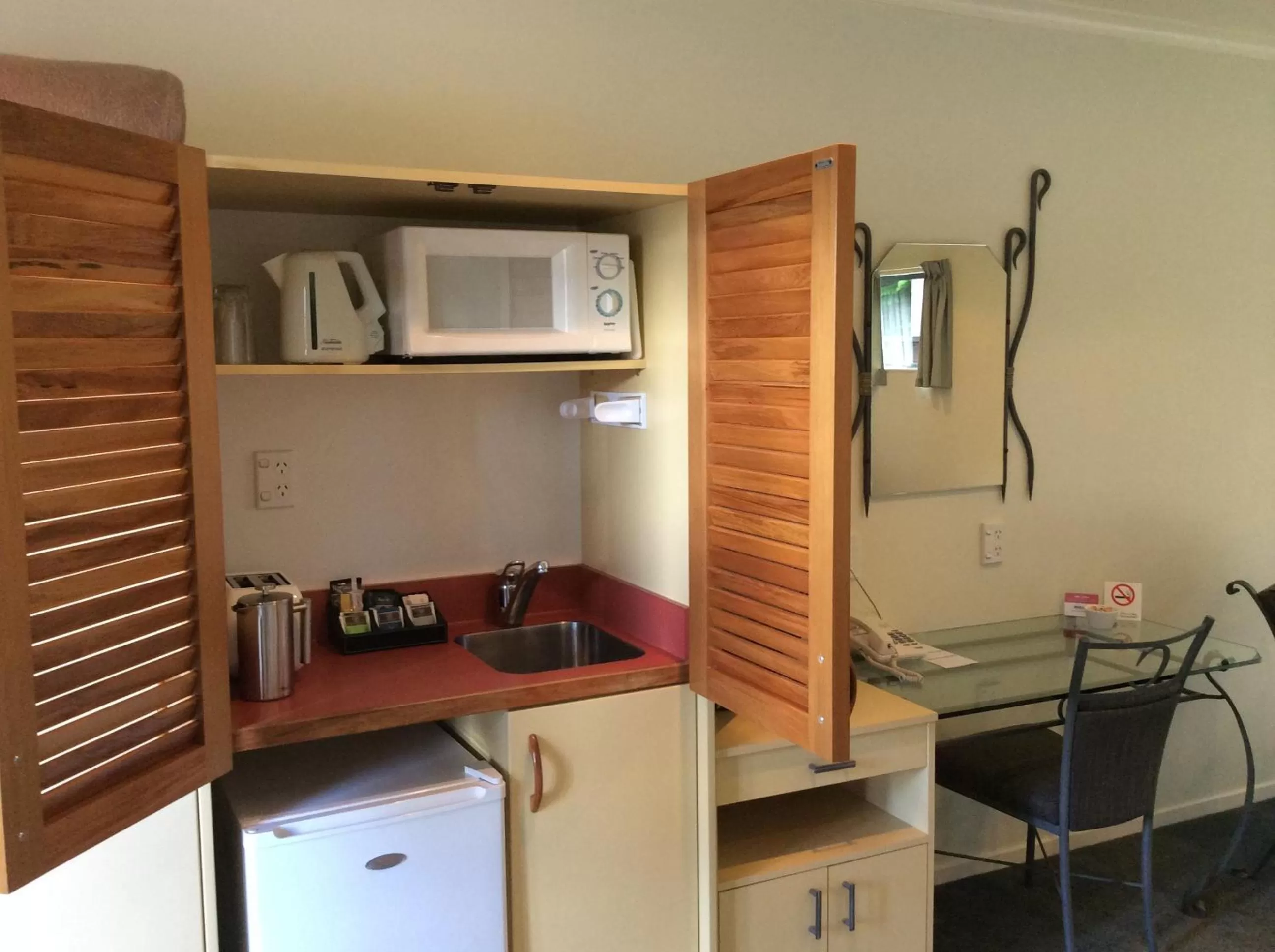 Kitchen or kitchenette in Chancellor Motor Lodge and Conference Centre