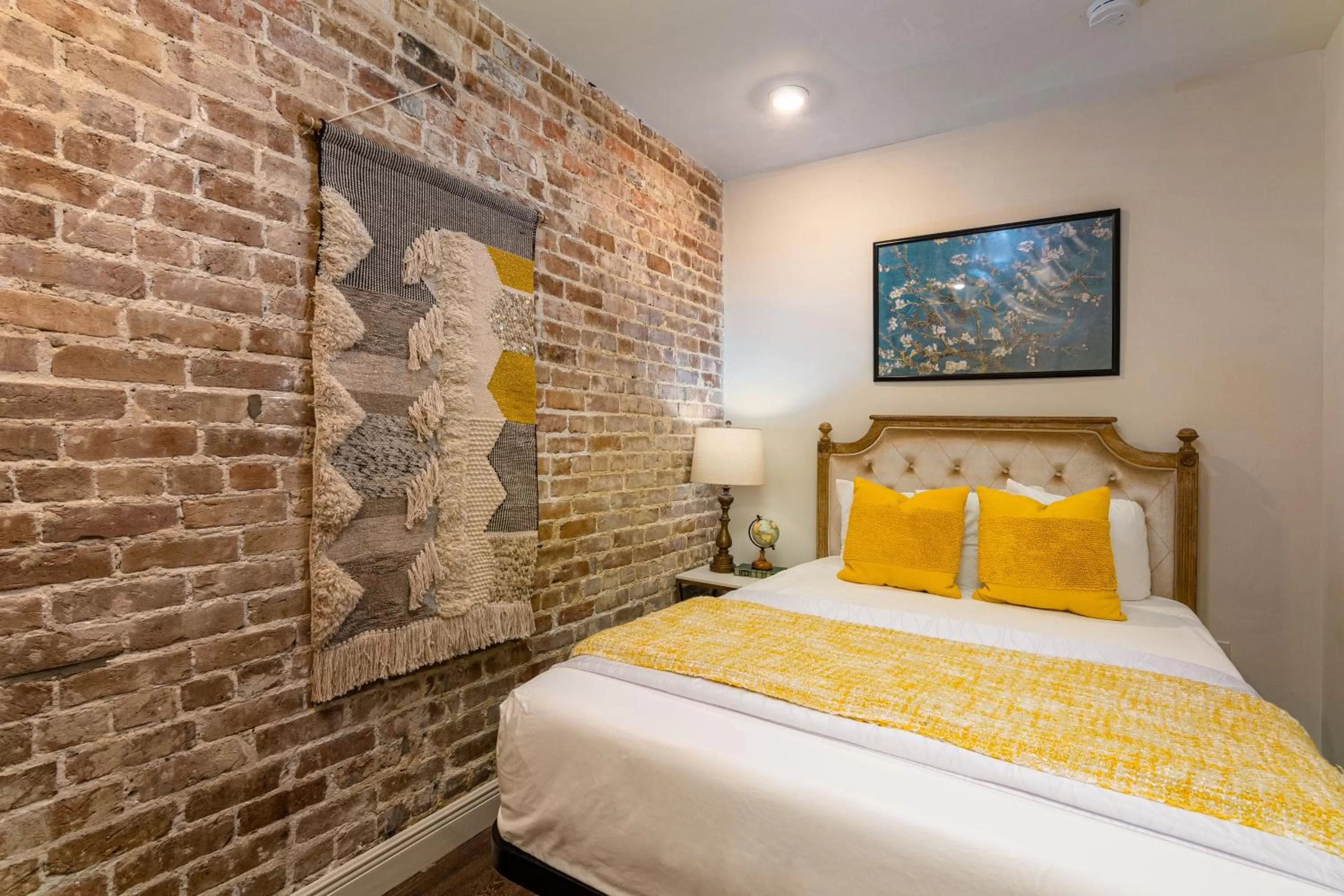 Bed in The Alexandre