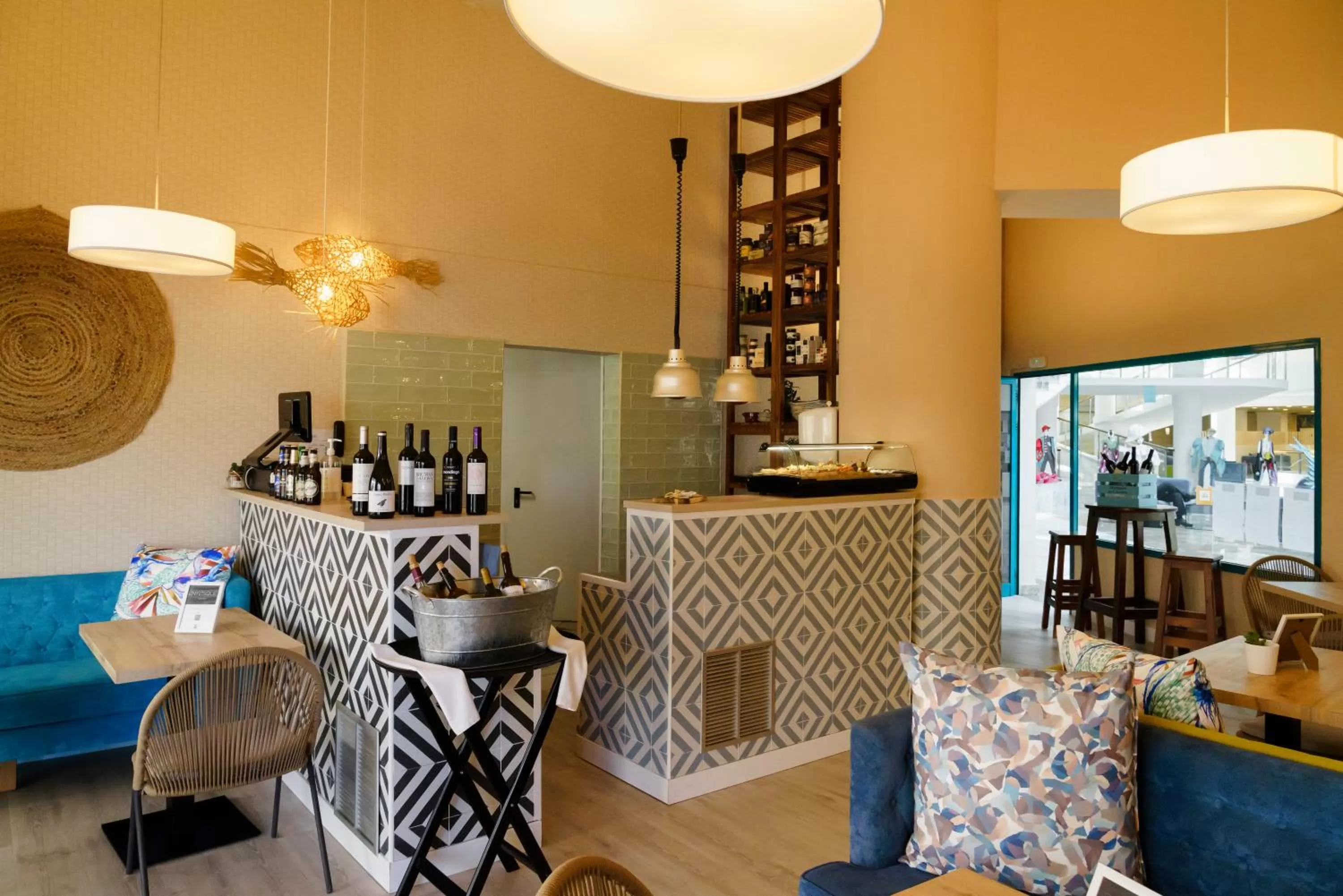 Restaurant/places to eat in Alua Tenerife