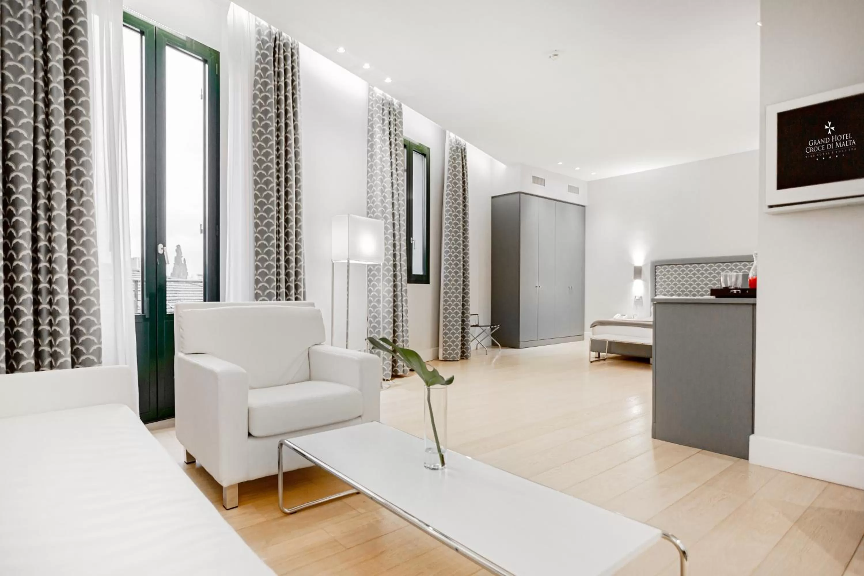 Photo of the whole room in Grand Hotel Croce Di Malta