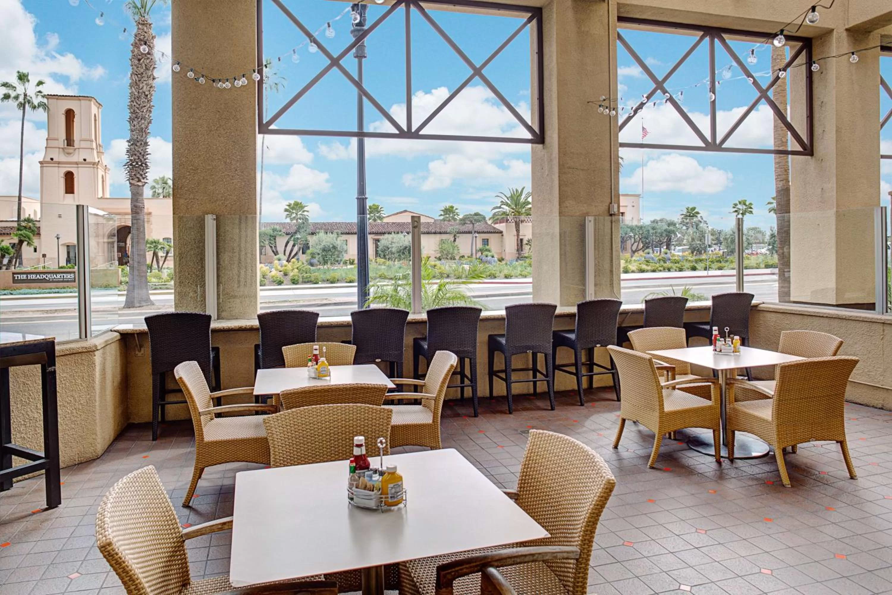 Restaurant/places to eat in Embassy Suites by Hilton San Diego Bay Downtown