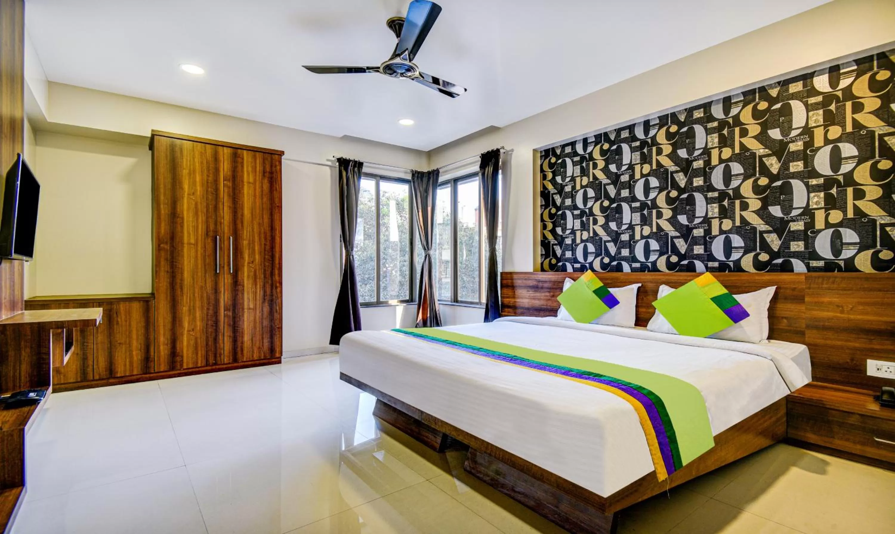 Bedroom, Bed in Treebo Trend Kuber Inn