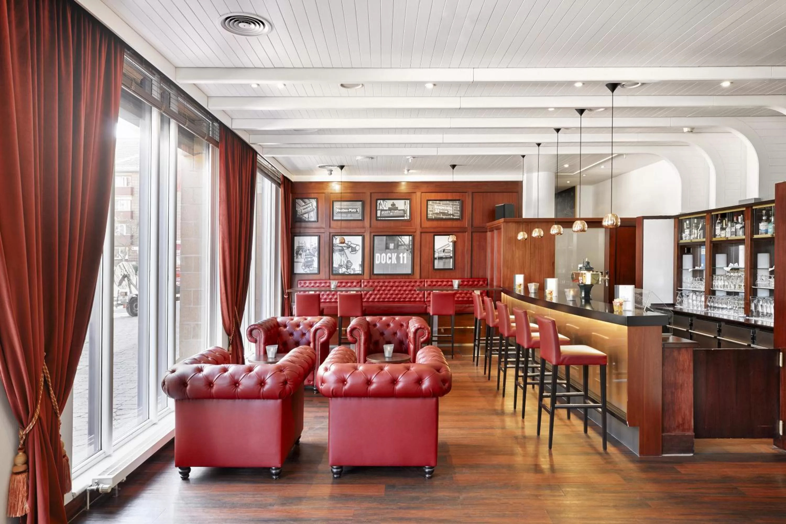 Lounge or bar in H4 Hotel Hamburg Bergedorf, Trademark Collection by Wyndham
