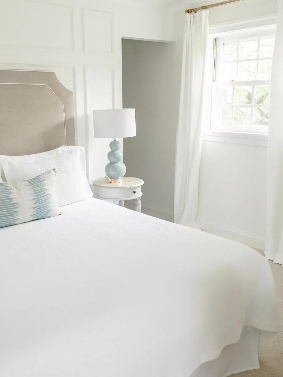 Queen Room with Balcony in Fairville Inn Queen Room with Balcony in Fairville Inn