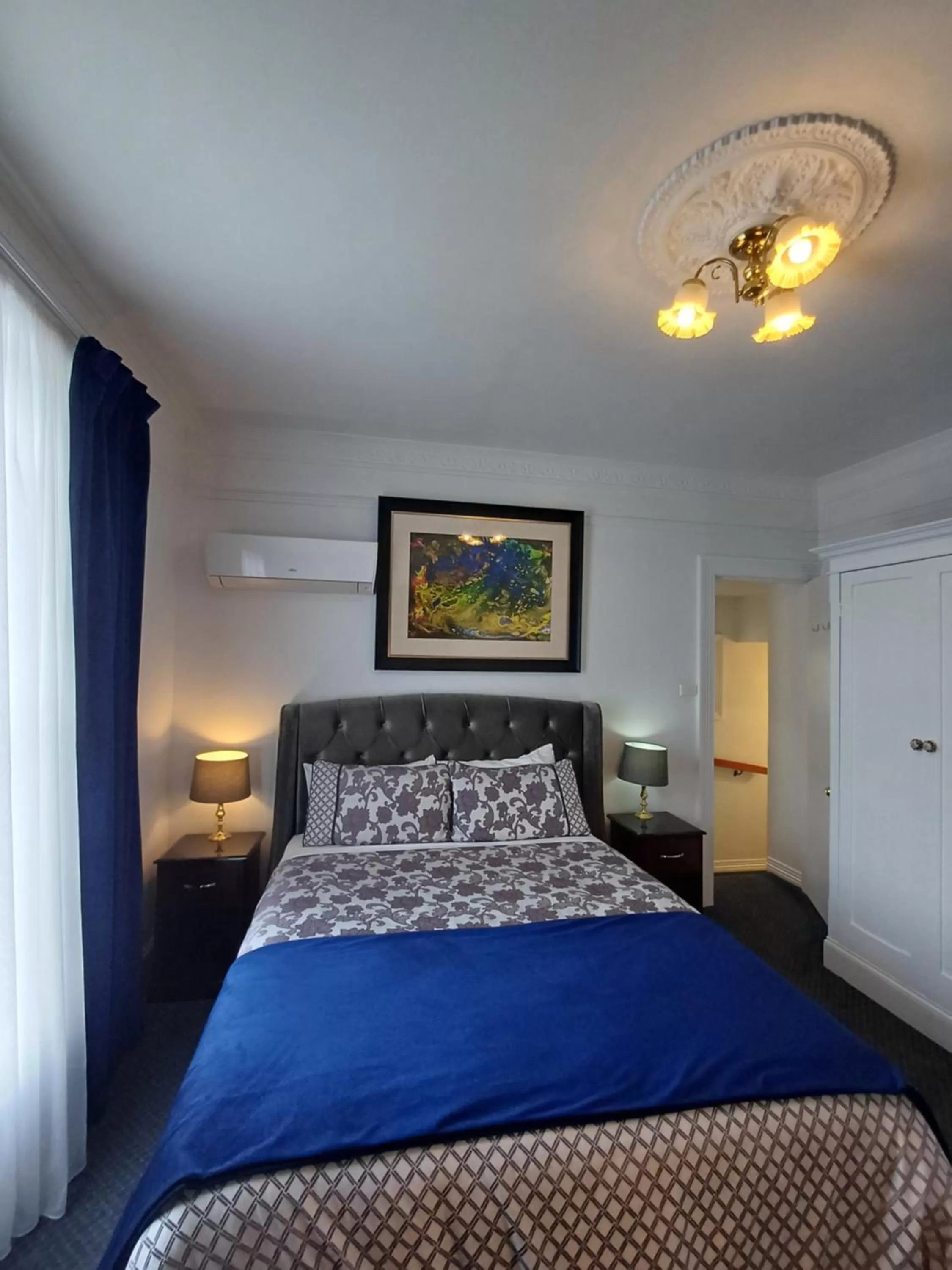 Bedroom, Bed in Art Hotel on York