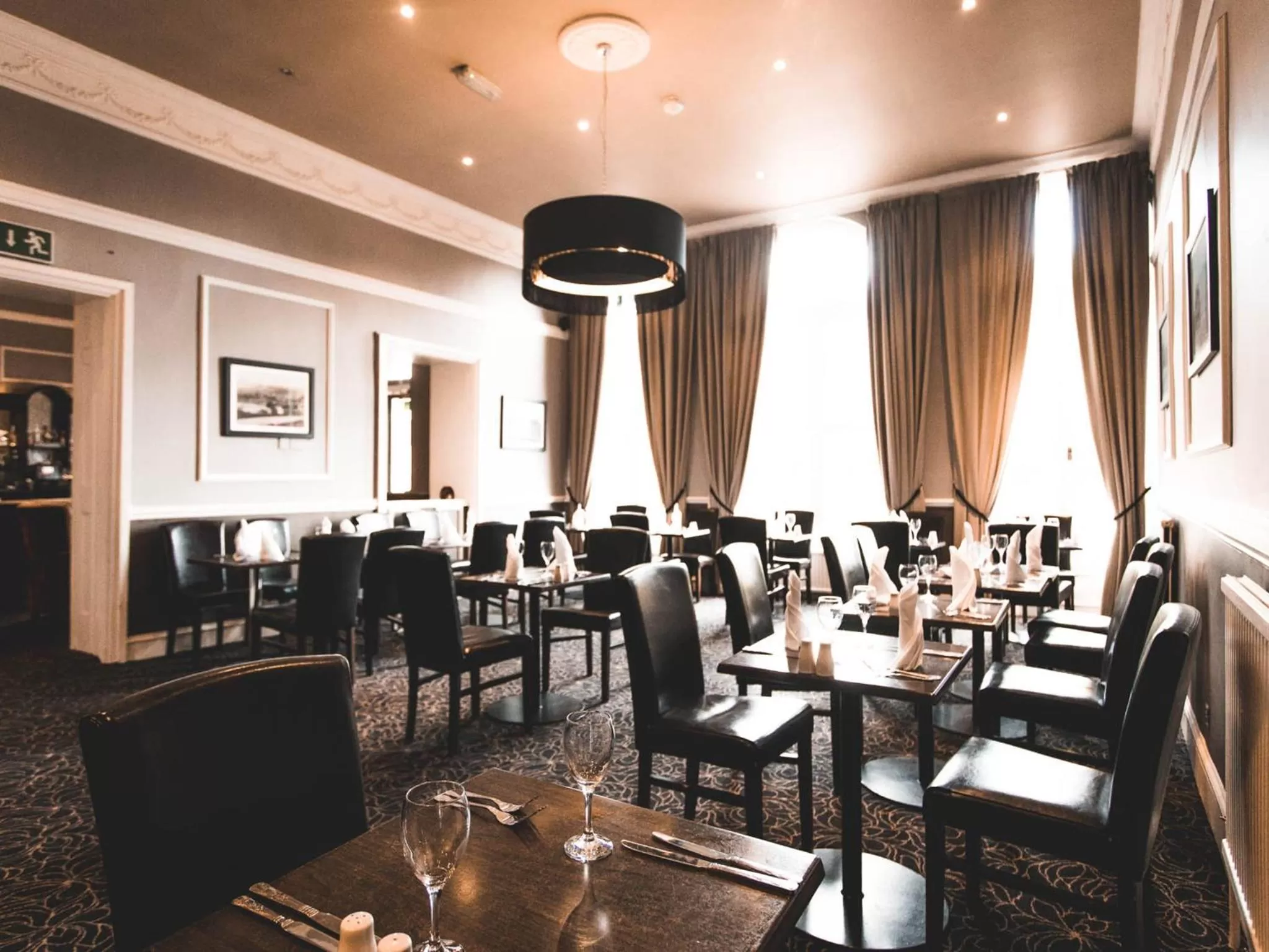 Restaurant/places to eat in Great Victoria Hotel