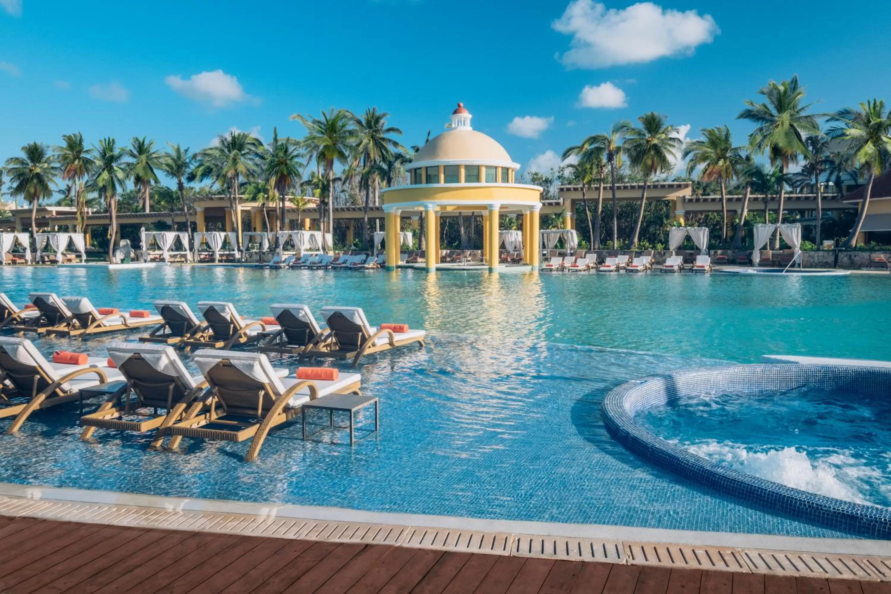 Day in JOIA Paraiso by Iberostar - Adults Only All Inclusive Resort