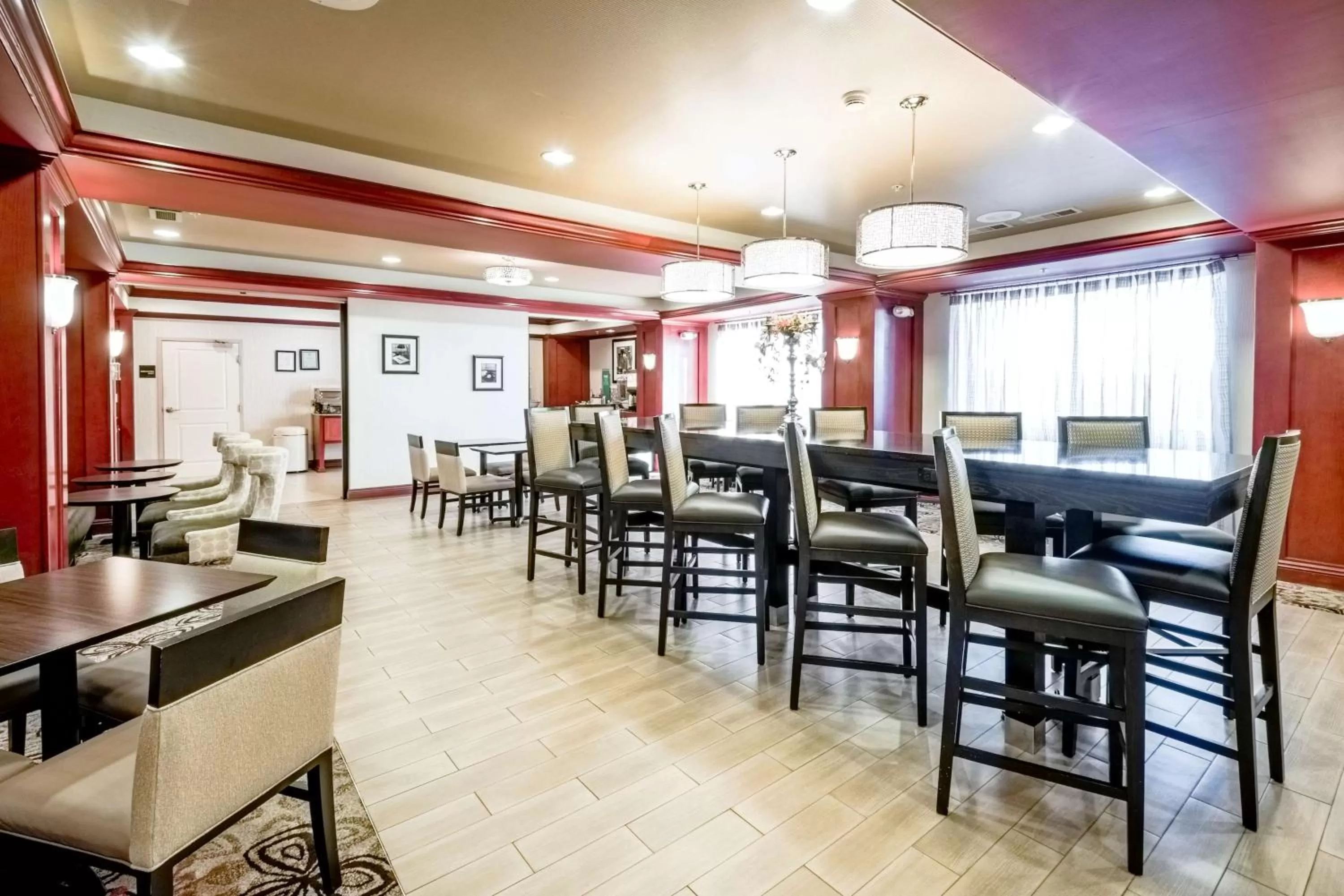 Dining area in Hampton Inn Montgomery-South-Airport