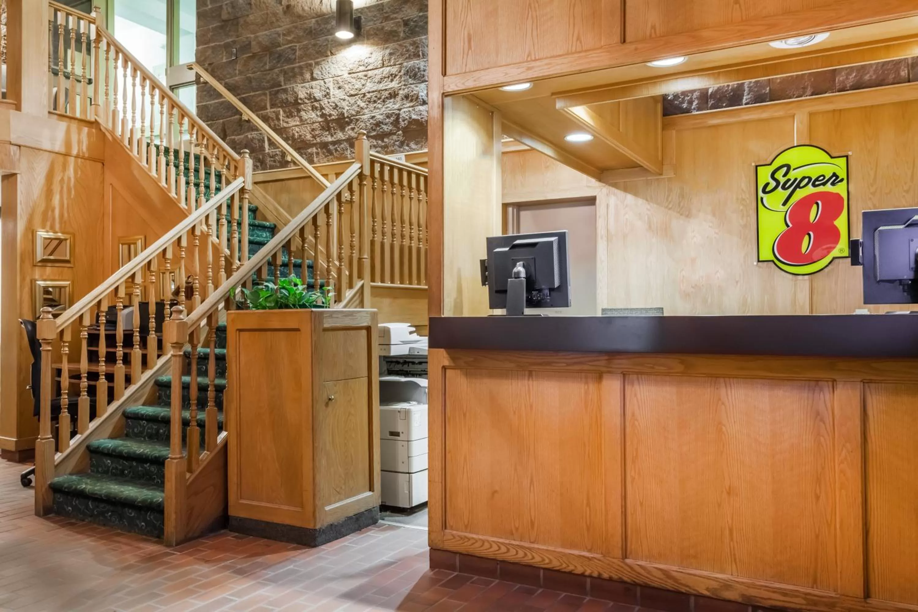 Lobby or reception in Super 8 by Wyndham Sudbury ON