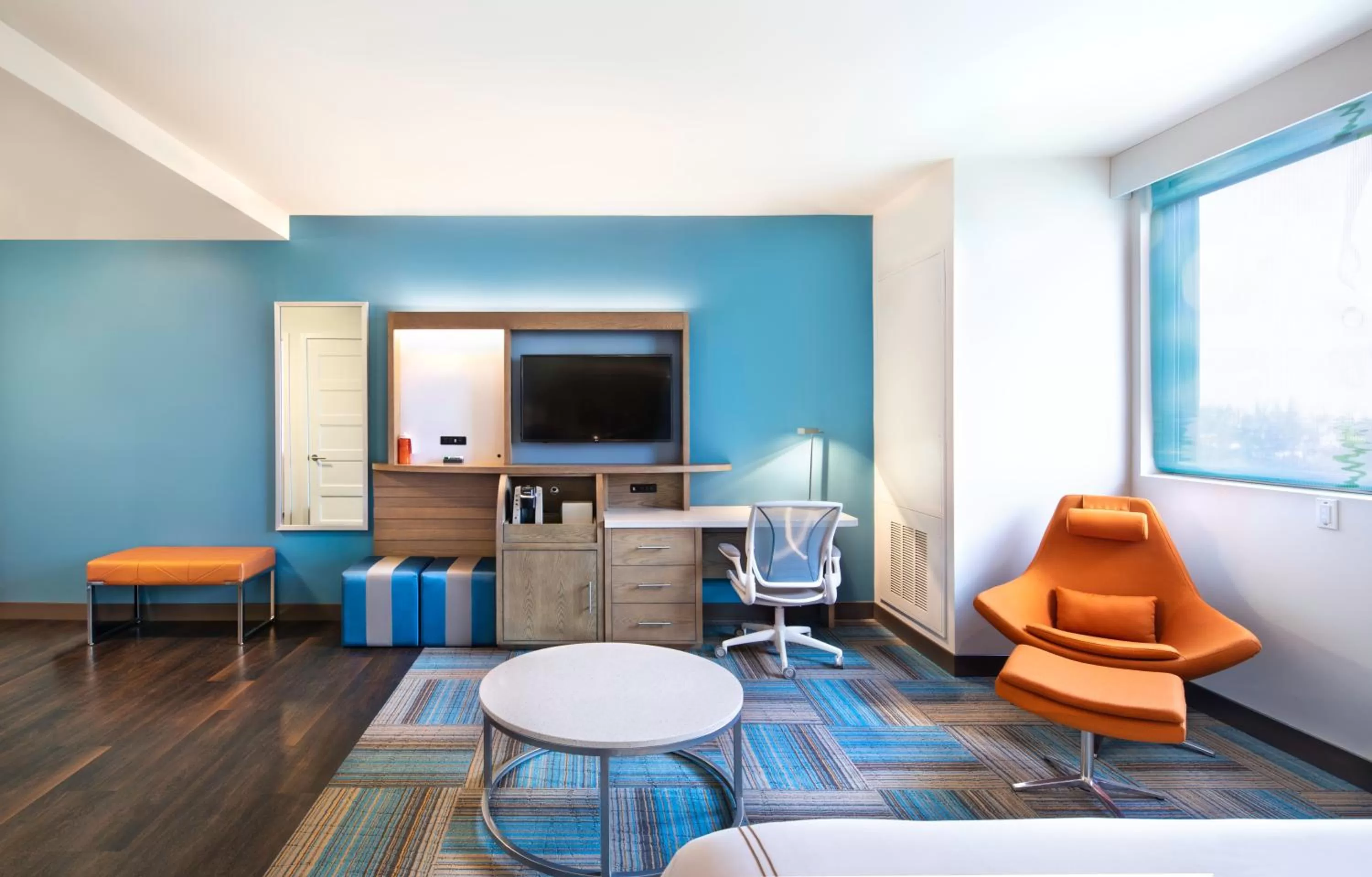 TV and multimedia in EVEN Hotel Miami - Airport by IHG